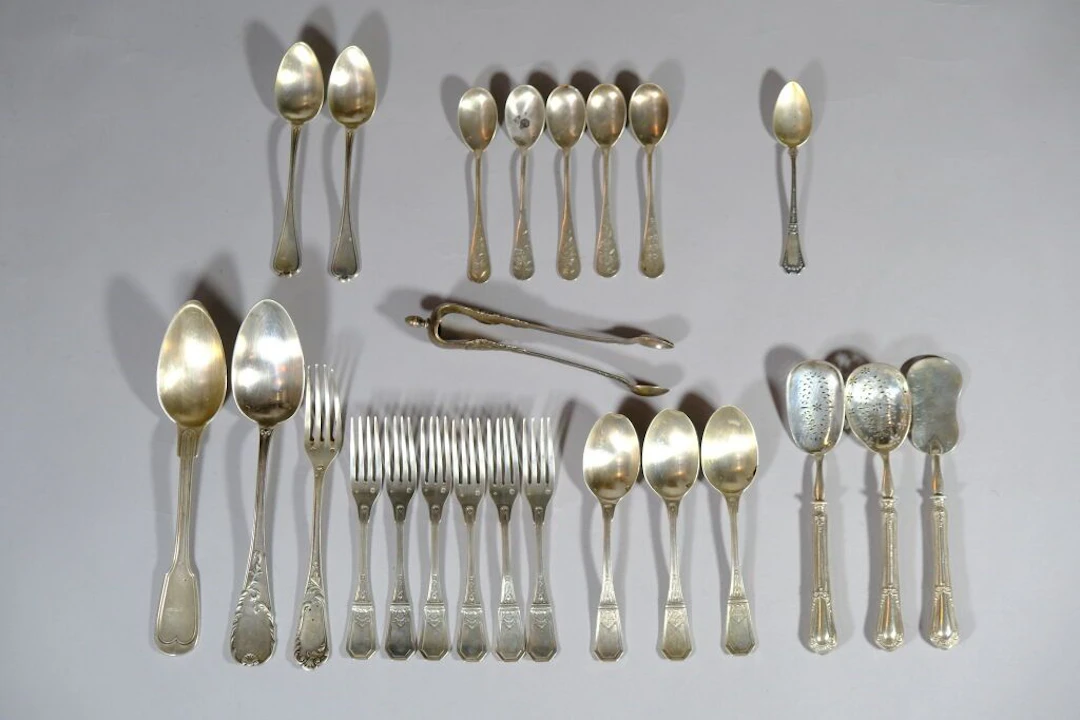 Set of silverware in various styles, made of 925/1000 silver, bearing