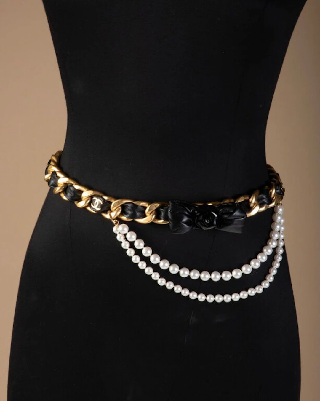 CHANEL. Statement Fancy Belt, an XXL chain belt interwoven with black