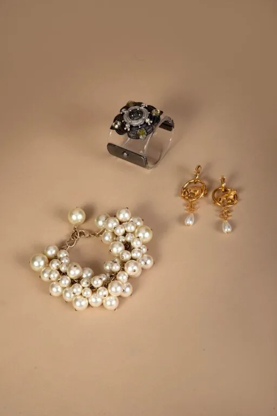 CHANEL - Cruise Collection, Summer 2013. Bead cluster bracelet, silver