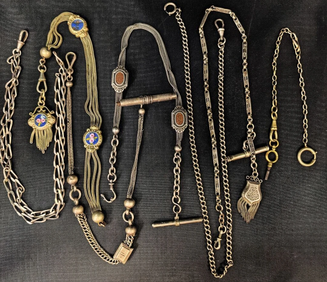 Set of six chain-link necklaces, made of at least 800‰ silver, some