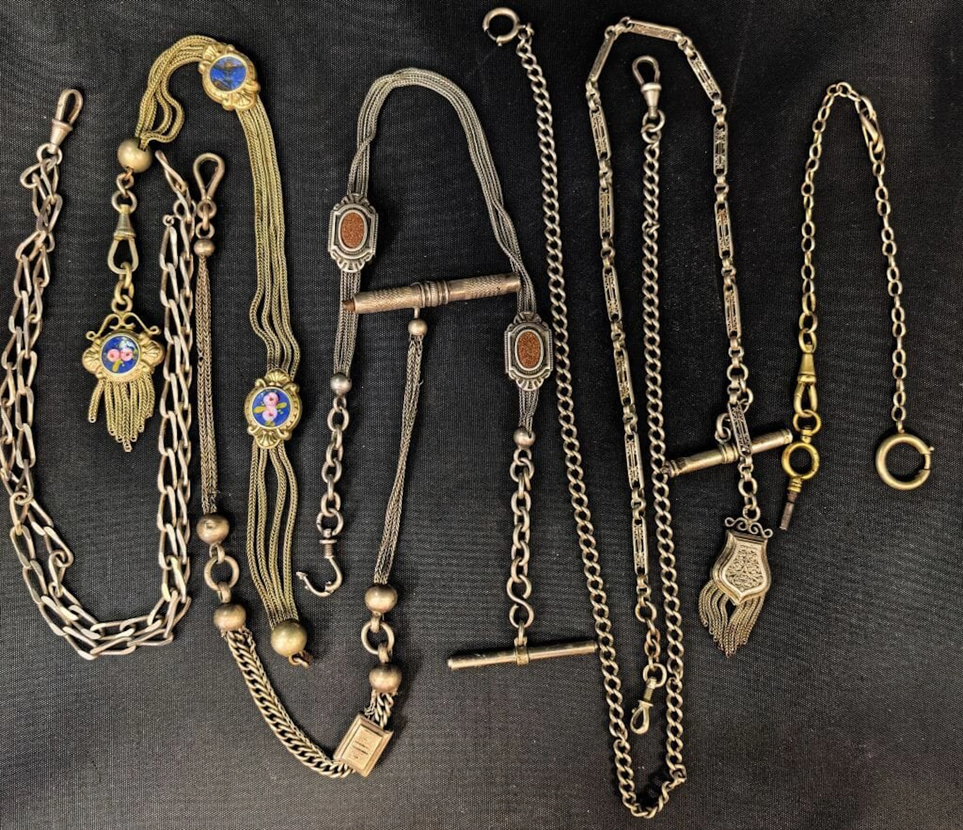 Set of six chain-link necklaces, made of at least 800‰ silver, some
