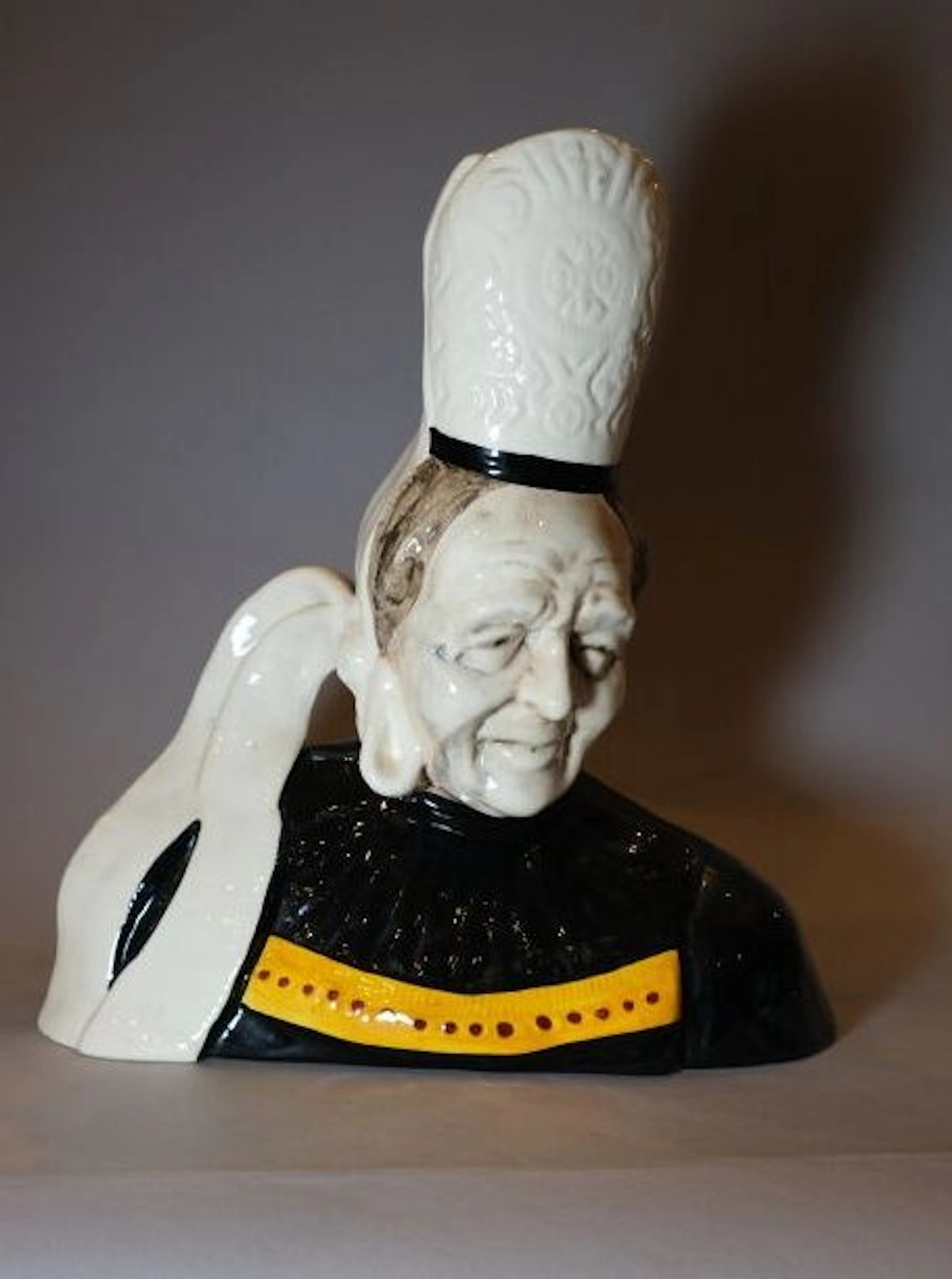 HENRIOT QUIMPER - Adrien RAVALLEC (1909–1993) Bust of an elderly woman