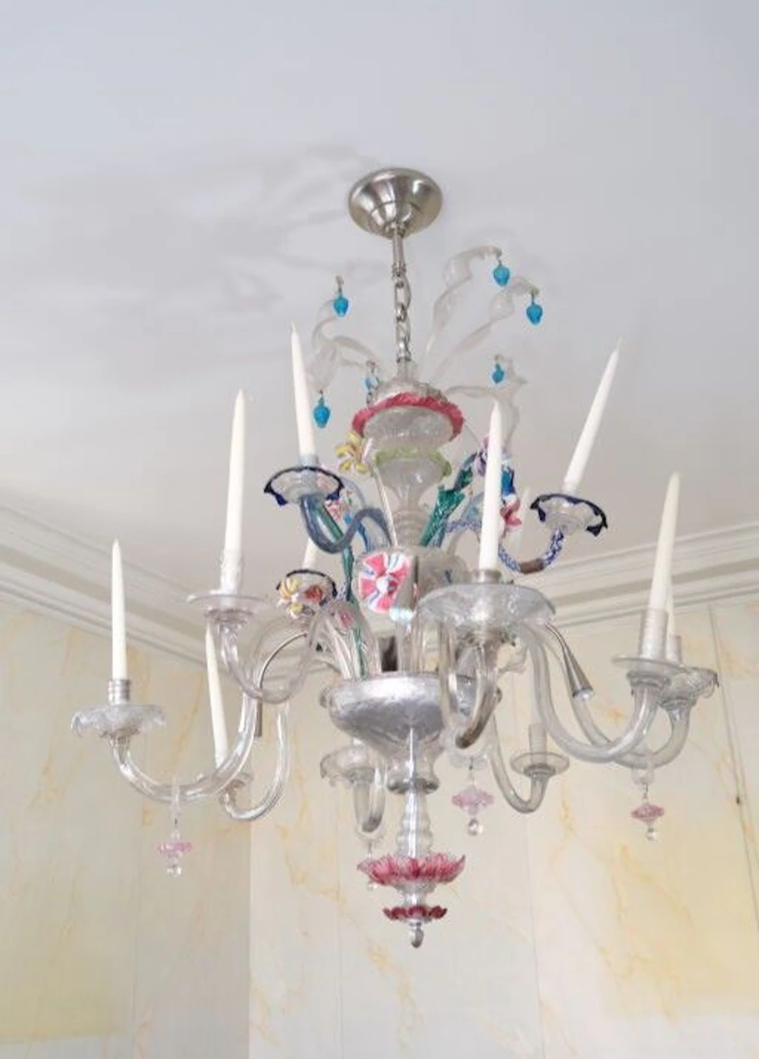 MURANO. A twelve-arm chandelier arranged in two rows, made of clear