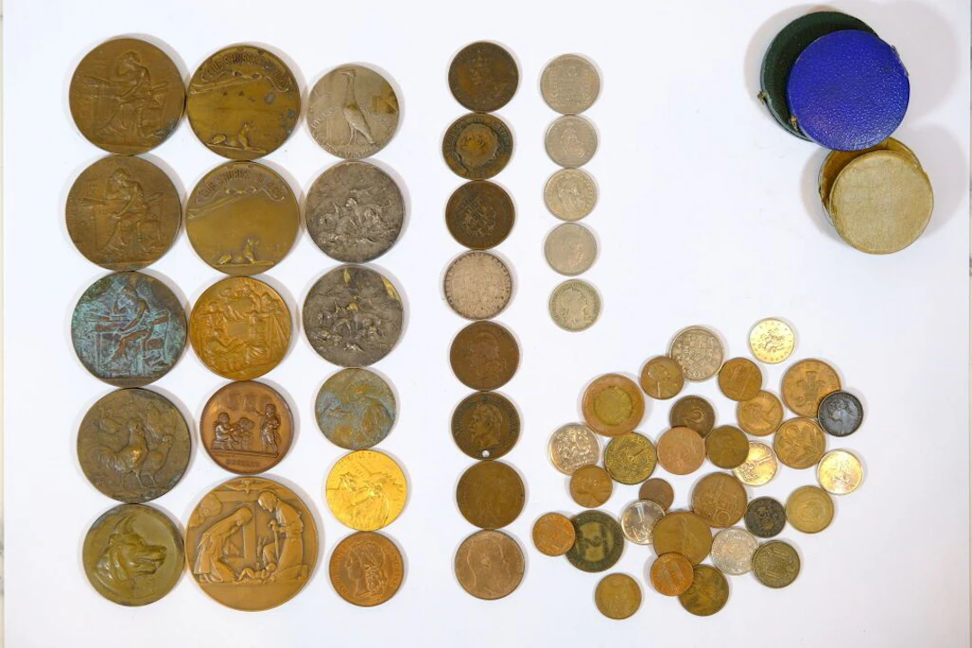 Set of medals and coins consisting of: - 3 x 1 Medal from the Nord