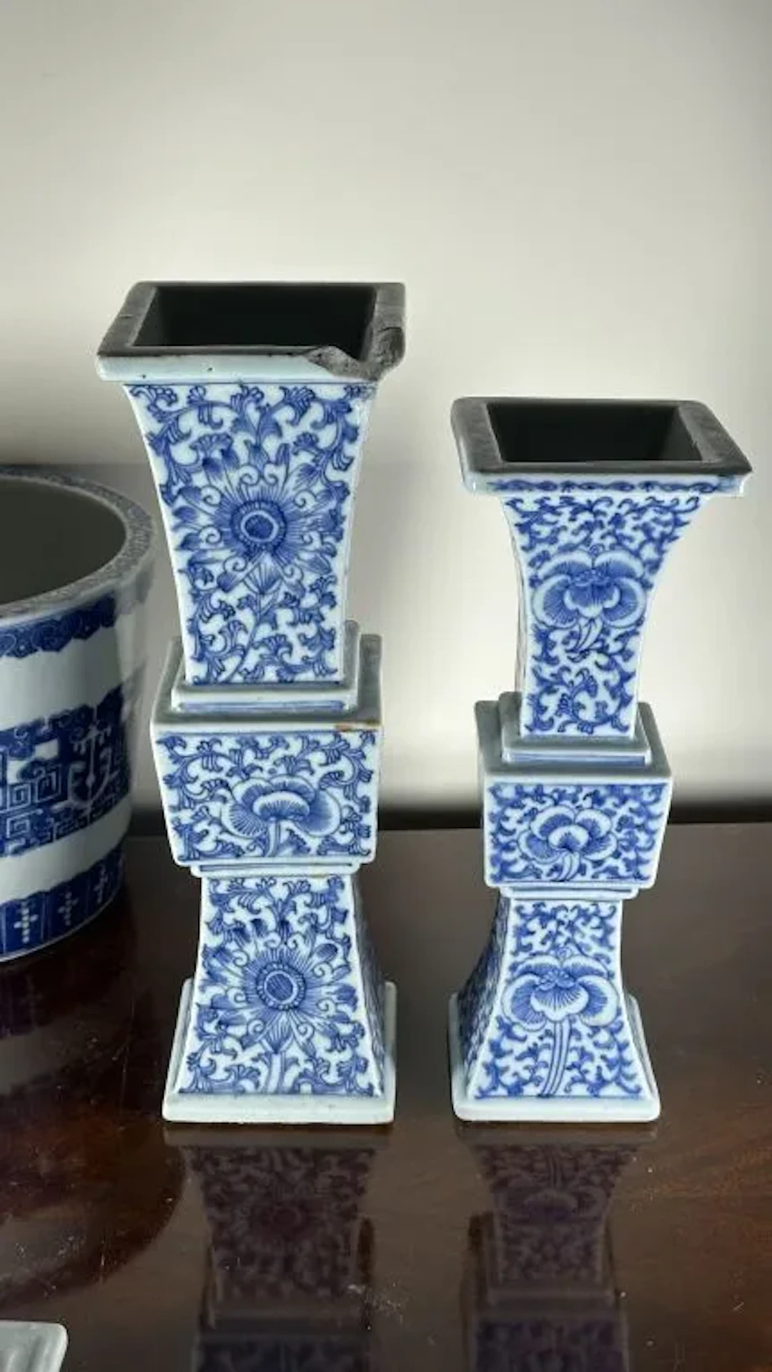 CHINA and EUROPE, 20th century. Porcelain set decorated in shades
