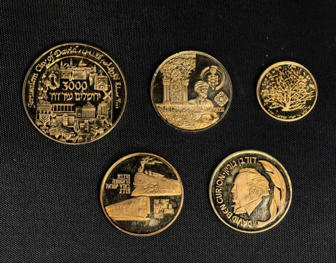 [ISRAEL]. Set of commemorative coins in 750‰ gold, including: - 3,000th