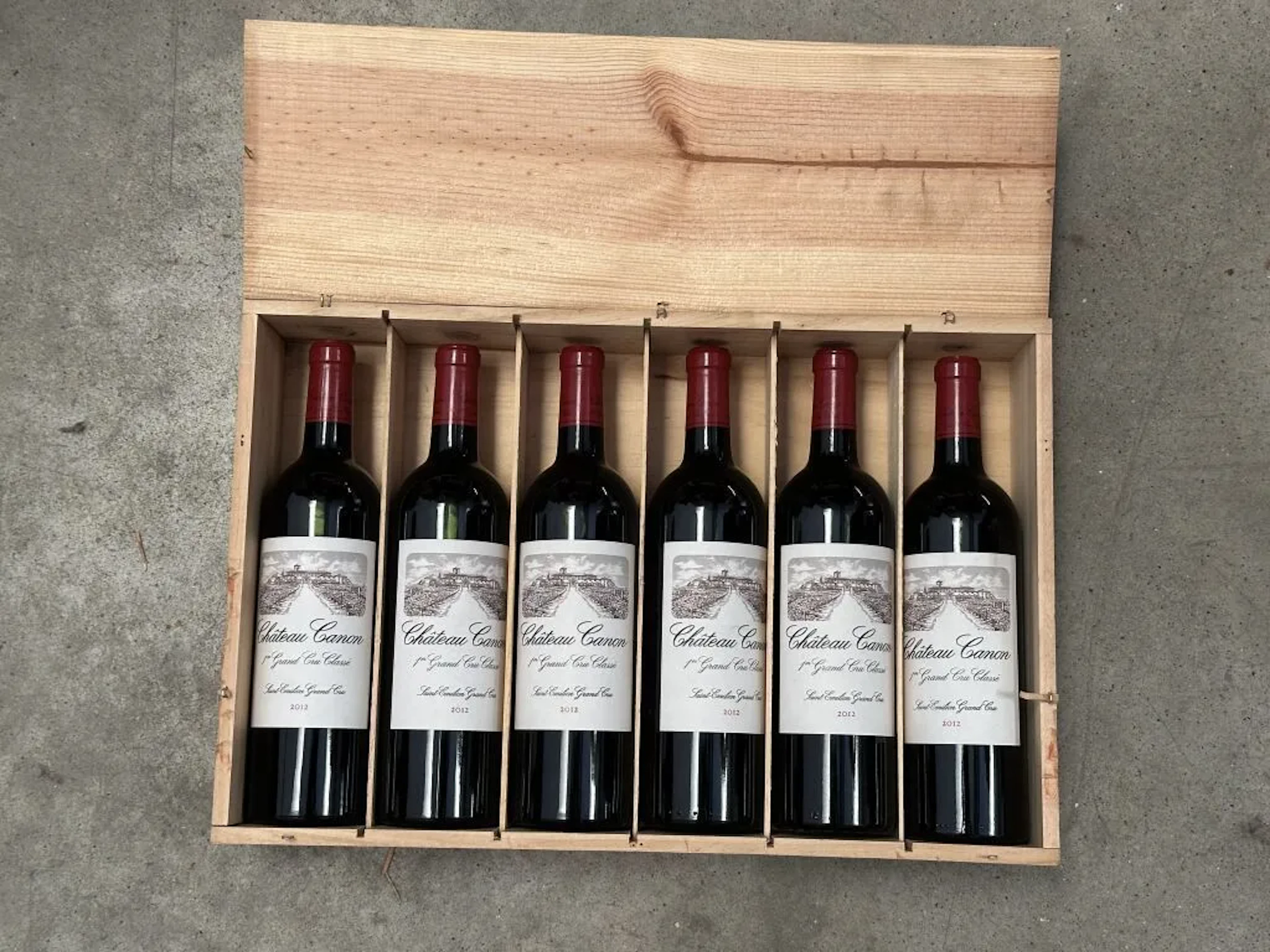 [Bordeaux]. SAINT-EMILION Grand Cru 2012 - Château Canon. 6 bottles.