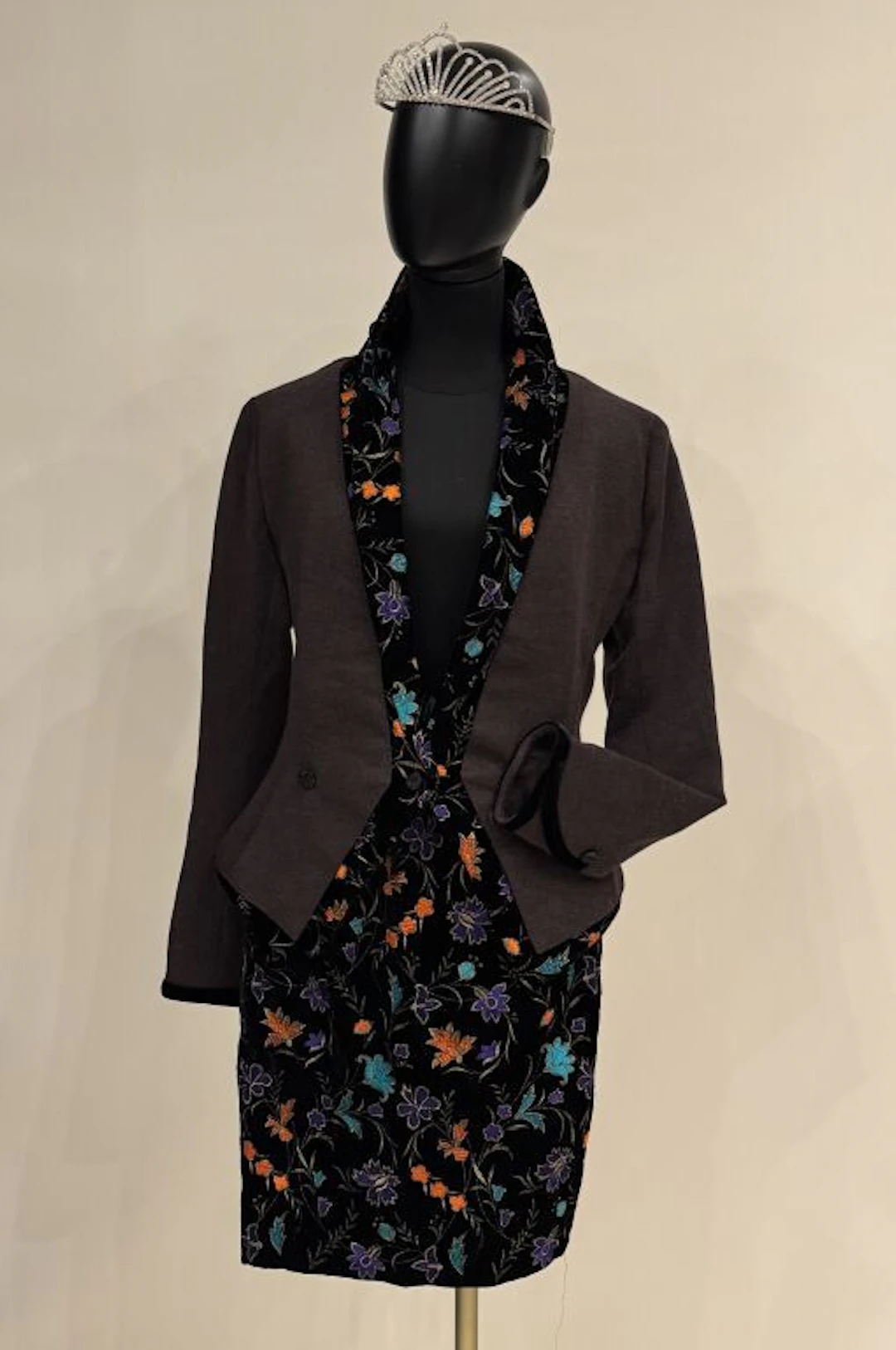 EMMANUEL UNGARO Couture - Paris Skirt suit consisting of a brown wool