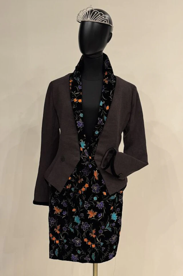 EMMANUEL UNGARO Couture - Paris Skirt suit consisting of a brown wool