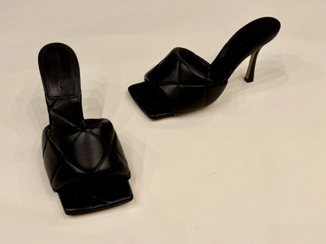 BOTTEGA VENETA (Made in Italy) Pair of stiletto sandals (H: 11 cm)