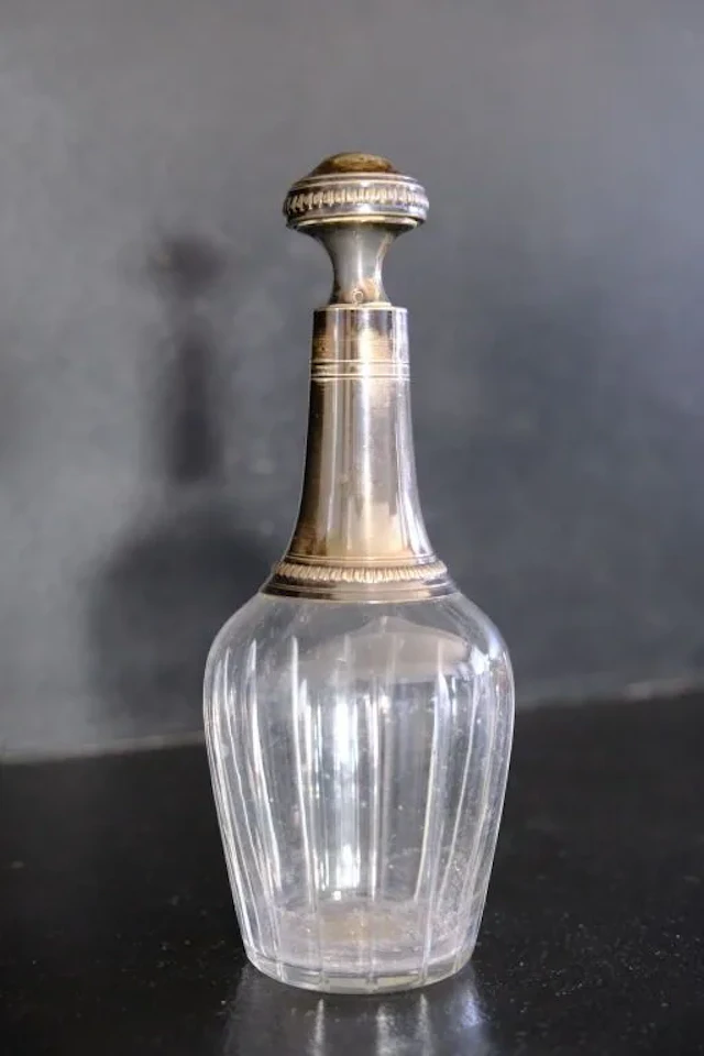Small decanter for liqueur or brandy, made of cut crystal, with a