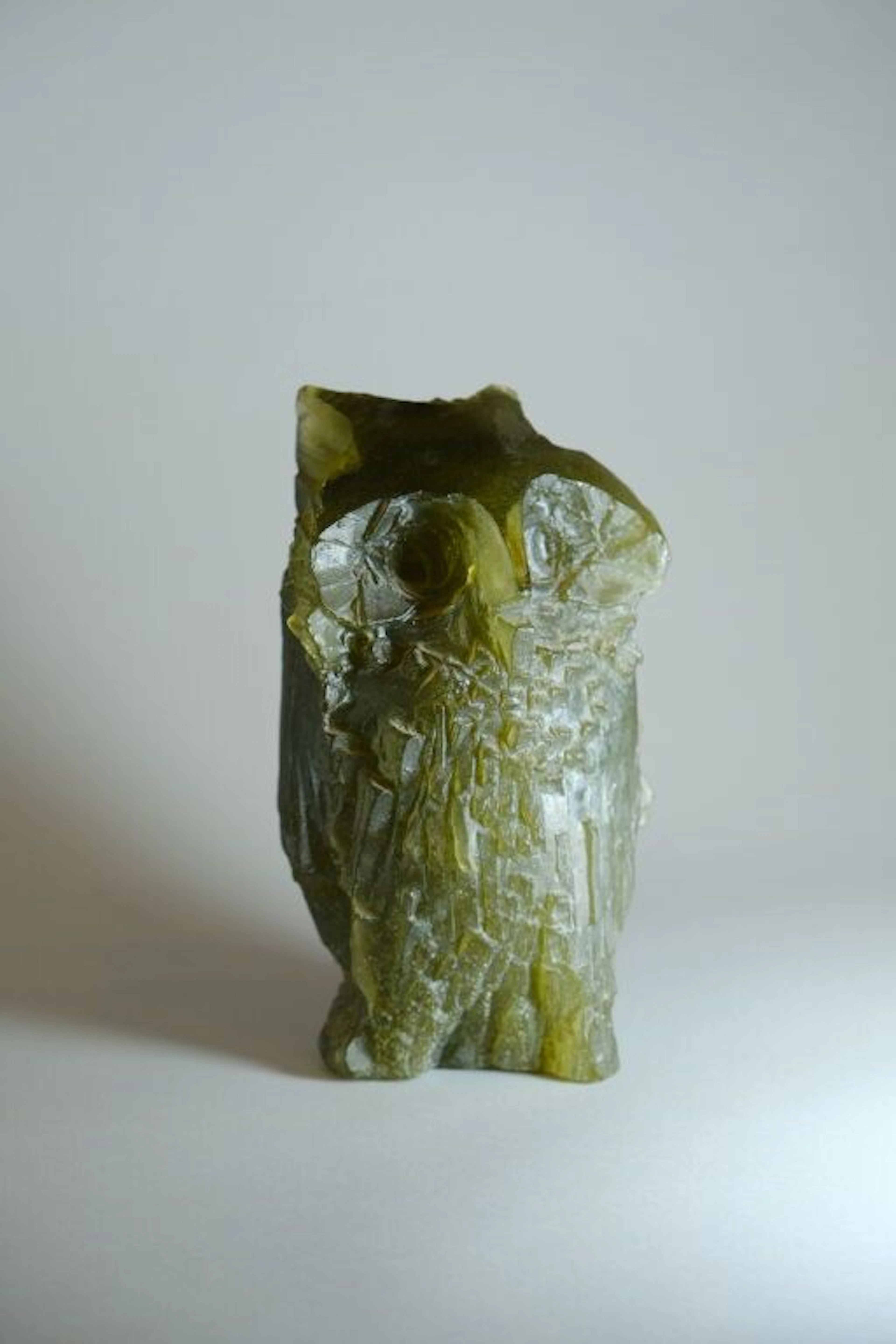 DAUM NANCY. Glass paste owl. Based on a design by Jean-Pierre DEMARCHI.