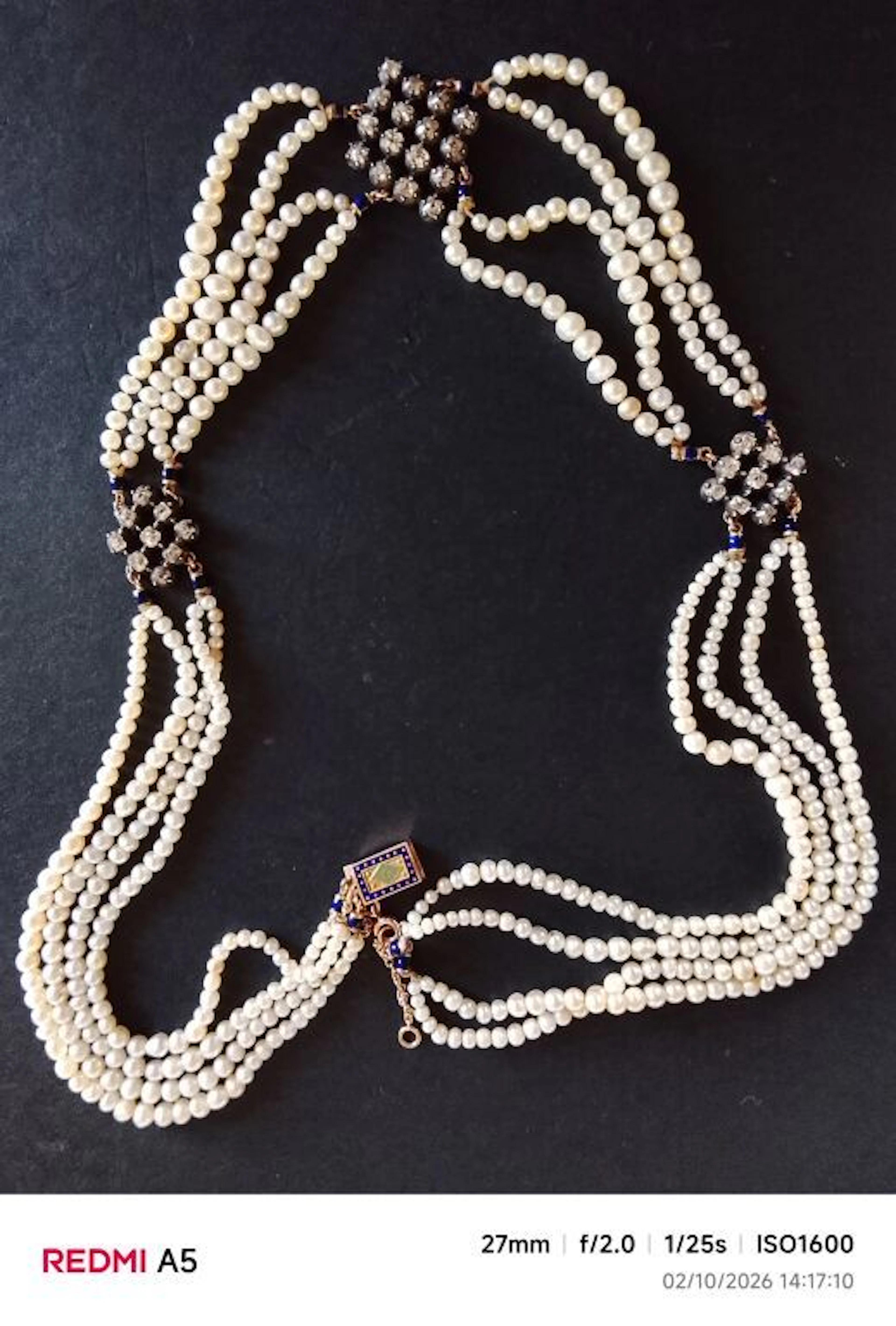 750‰ gold and 800‰ silver draped "slavery-style" necklace composed
