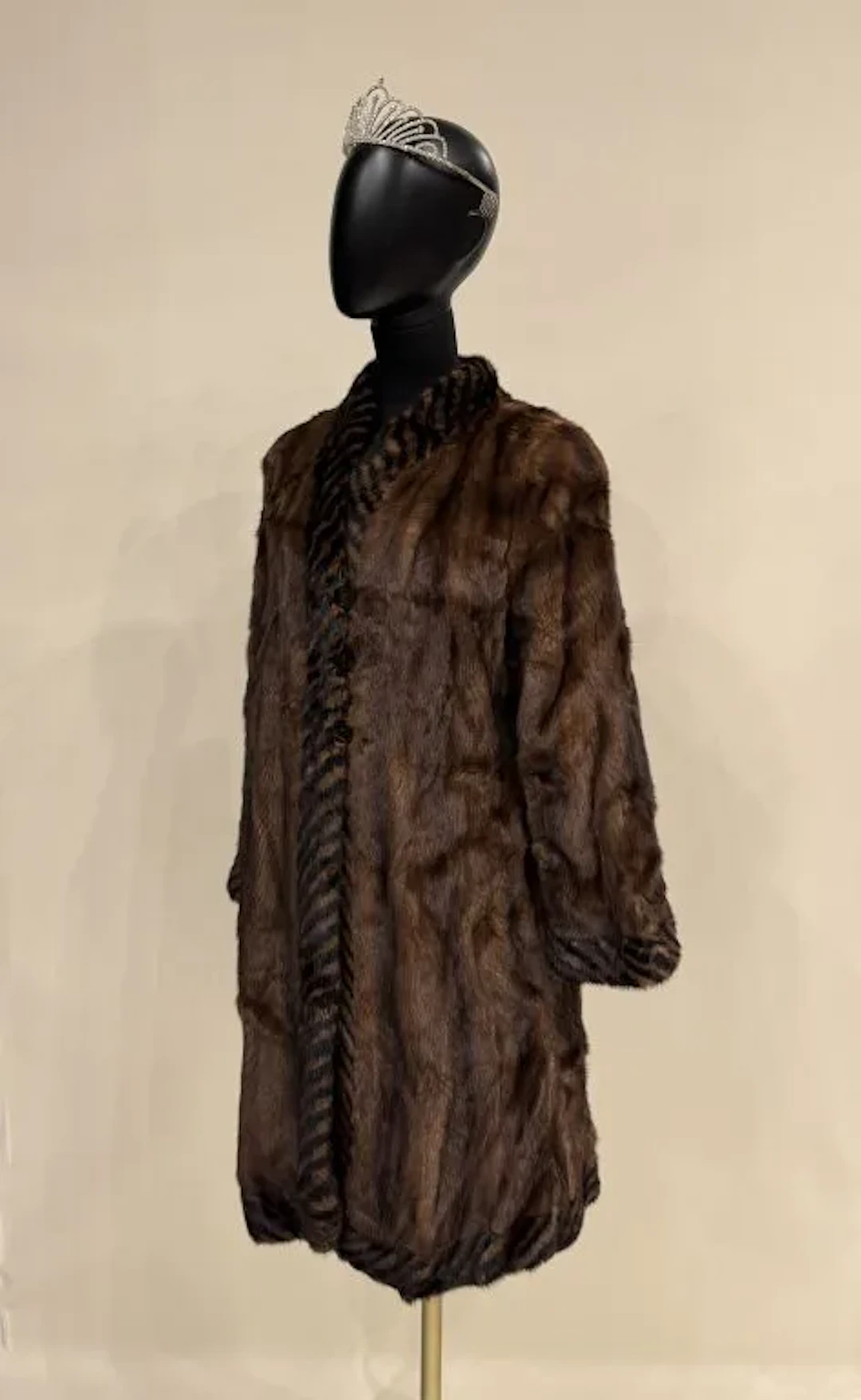 Oversized coat made of ranch-raised mink (Mustella vison), crafted