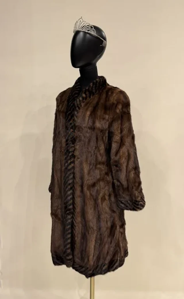 Oversized coat made of ranch-raised mink (Mustella vison), crafted