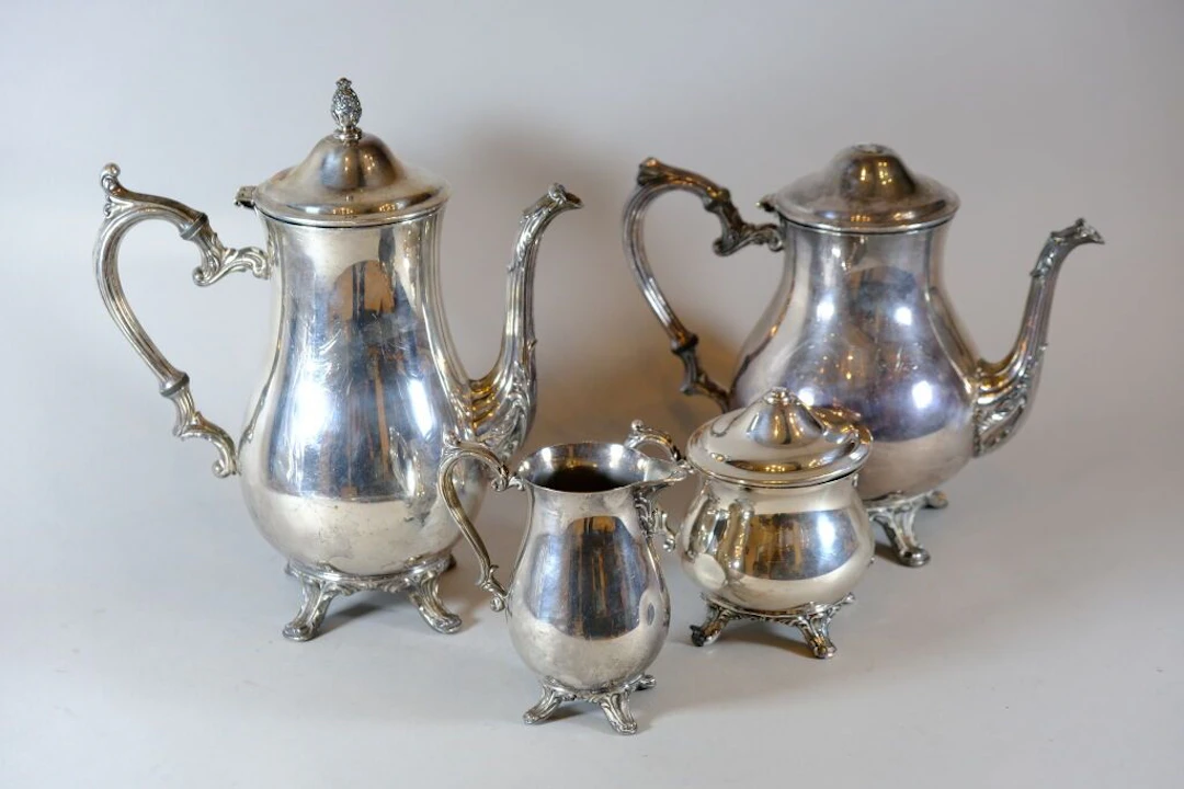 W. M. ROGERS. Made in the USA. Silver plated coffee and tea set including: