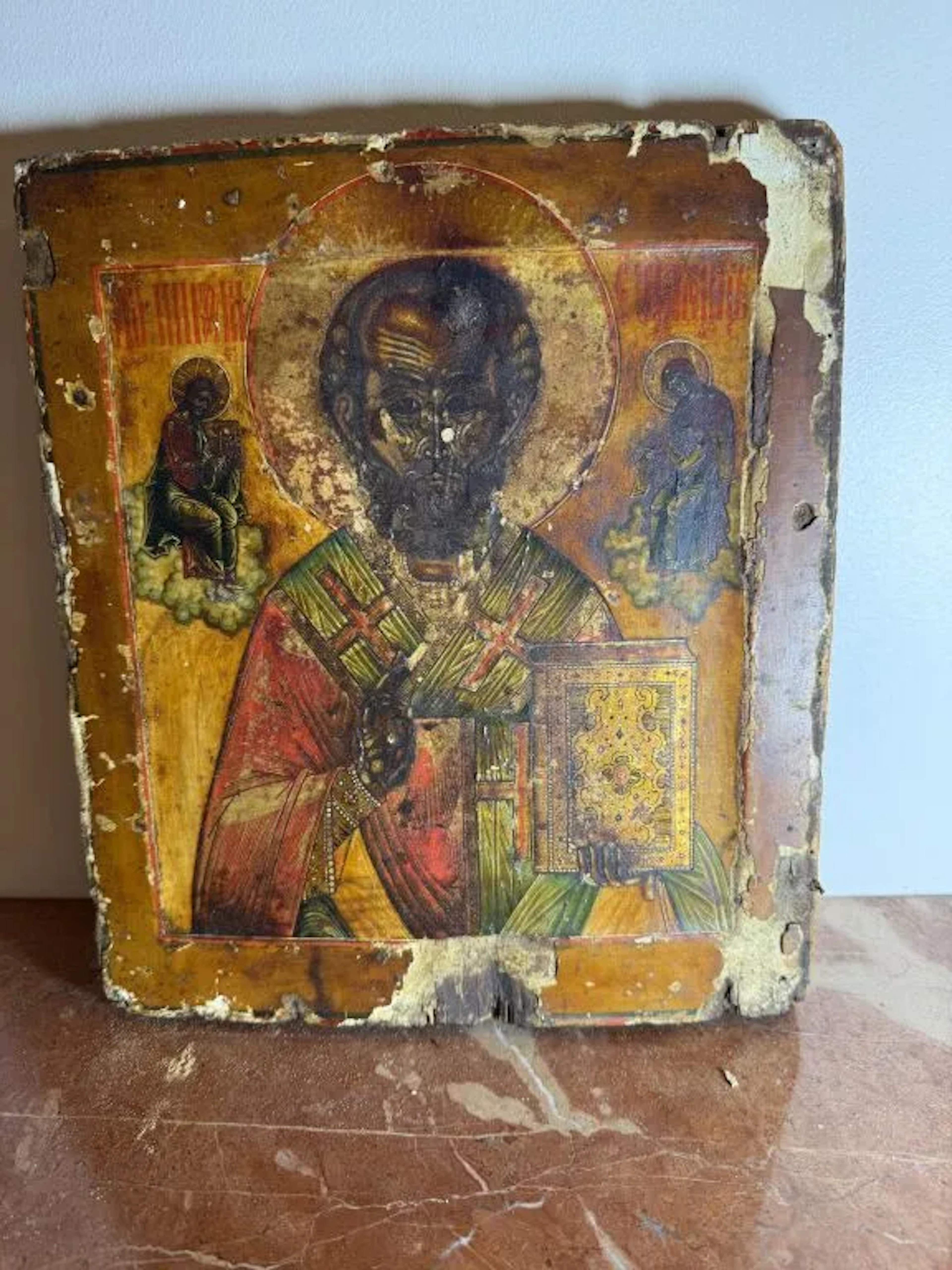 19th-century Russian school. Saint Nicholas. Wooden panel. Gilded