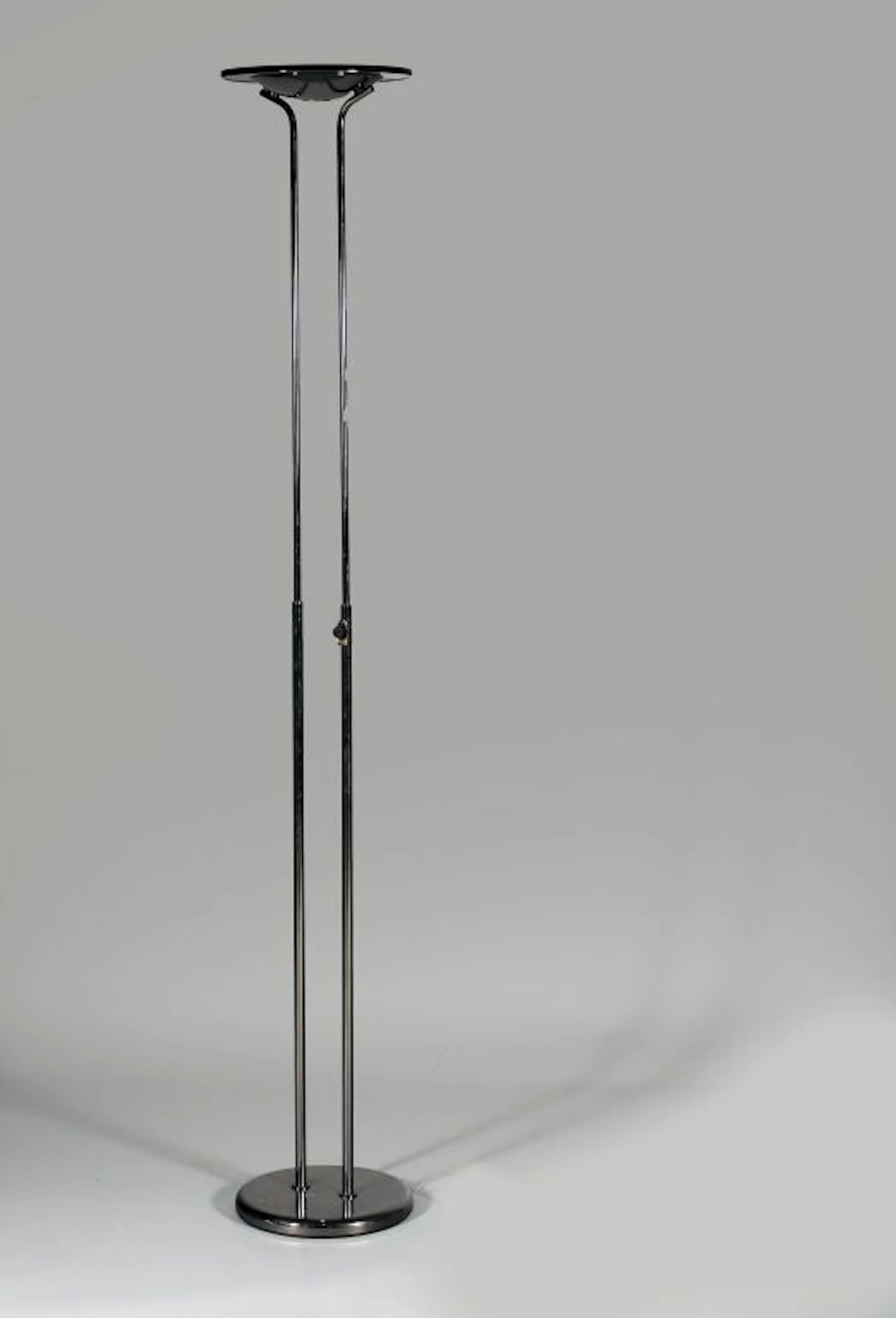 Leonardo MARELLI (1927–2012). Floor lamp with a double shaft and circular