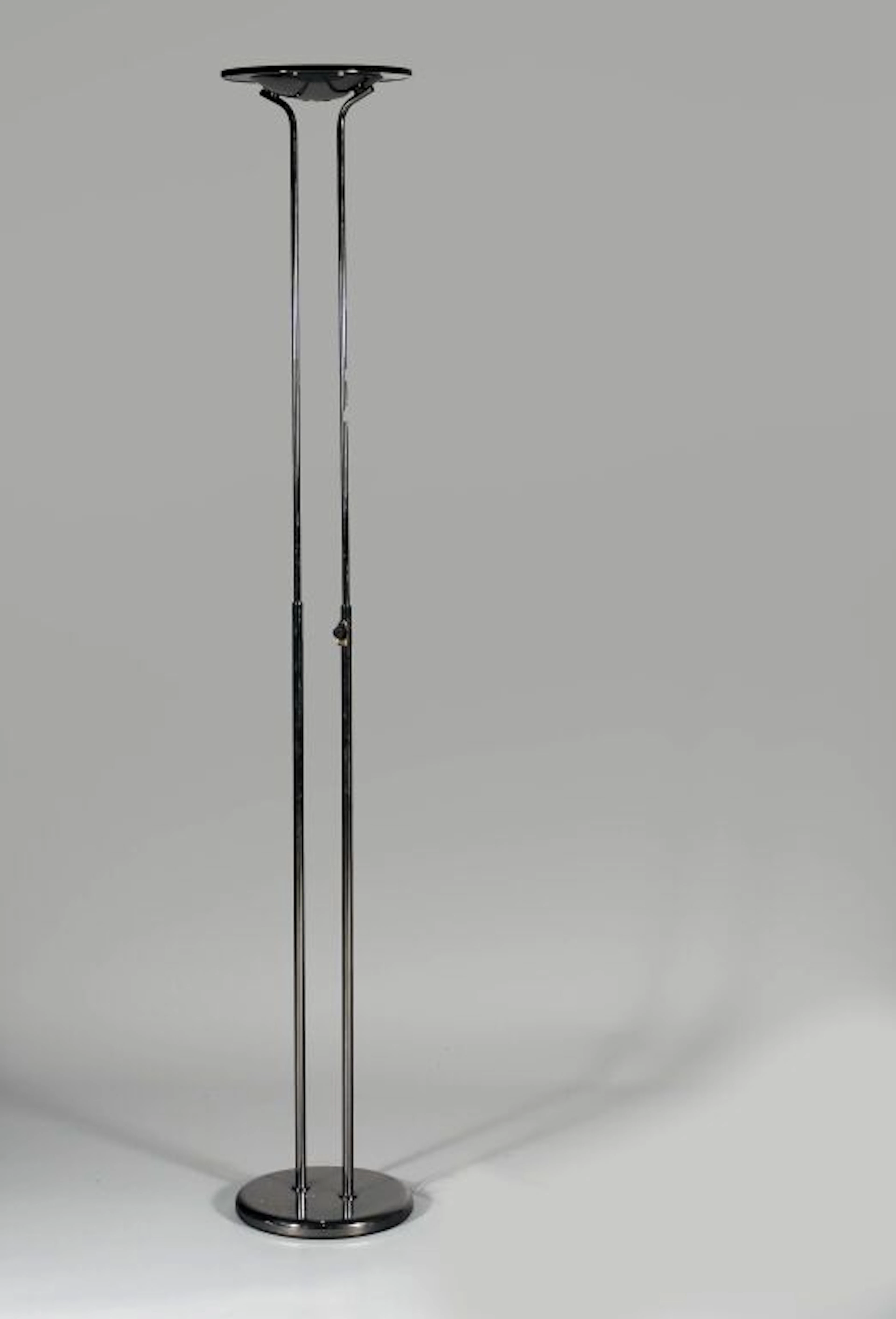 Leonardo MARELLI (1927–2012). Floor lamp with a double shaft and circular