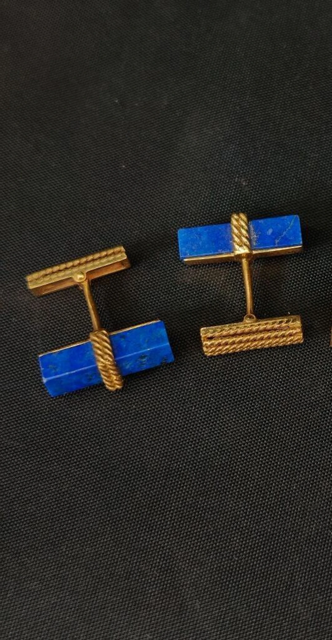 MECAN. Pair of 750‰ yellow gold cufflinks with a rope motif and lapis