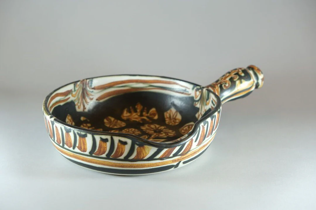 Paul YVAIN (1919–2007). Single-handled frying pan with spout, made
