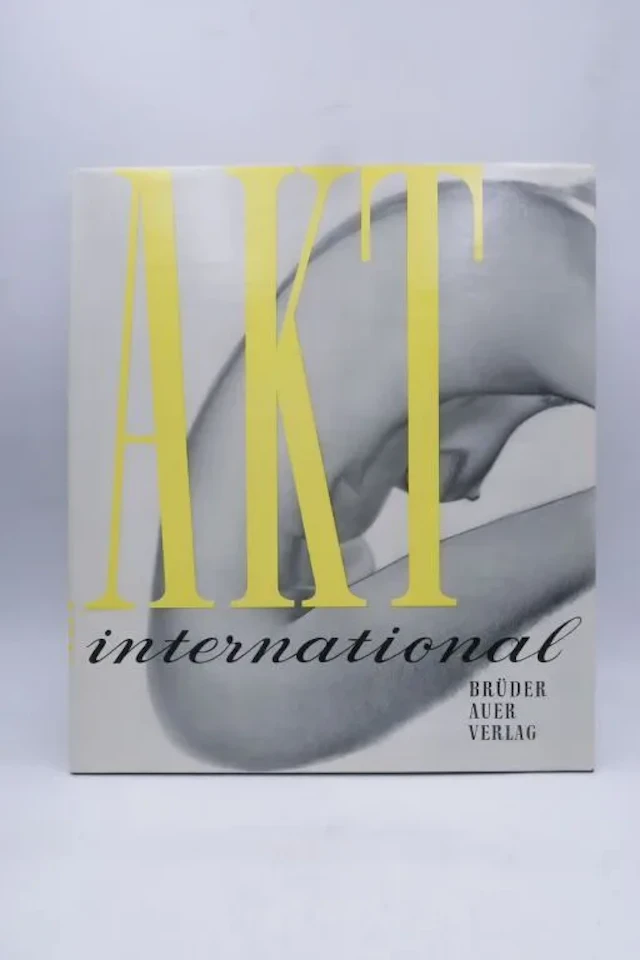 [PHOTOGRAPHY]. STEINERT, Otto. Akt International. Munich: Brüder Auer
