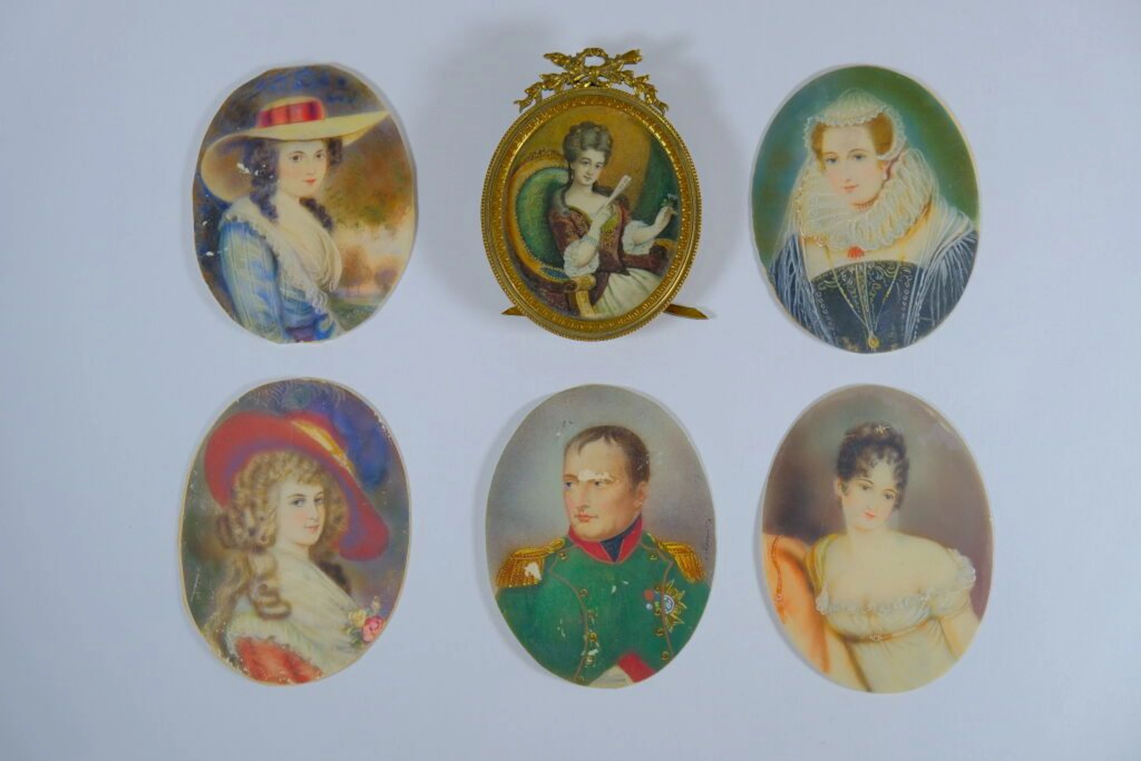 Set of 9 painted miniatures from the late 19th and very early 20th