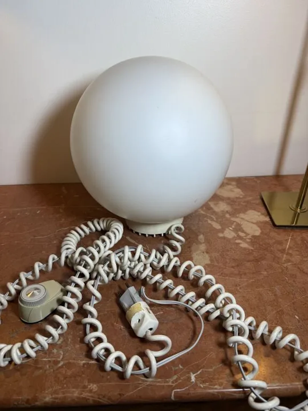 Frosted glass and white-lacquered metal table lamp, featuring an Arnould-designe