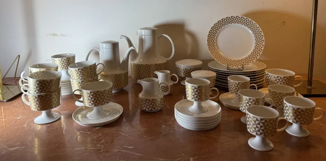 ROSENTHAL, designed by Tapio WIRKALLA. Porcelain tea and coffee set