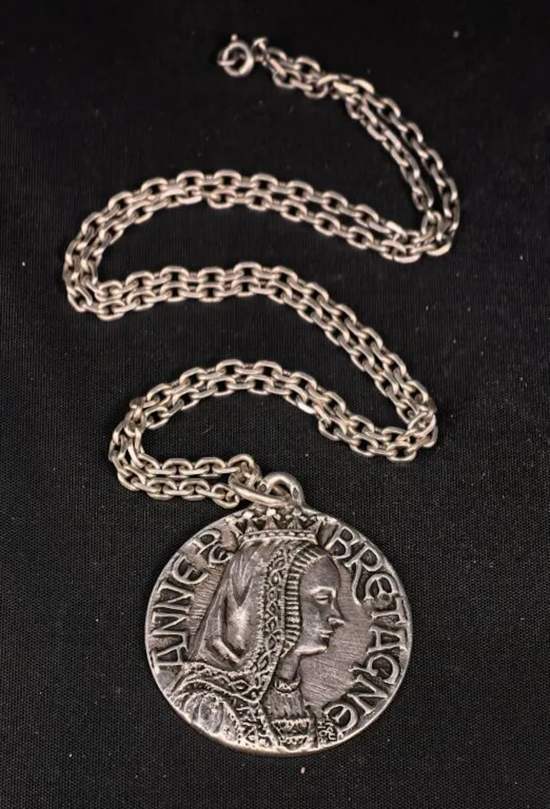 TOUL HOAT, Brittany. An 800‰ silver pendant consisting of a filed