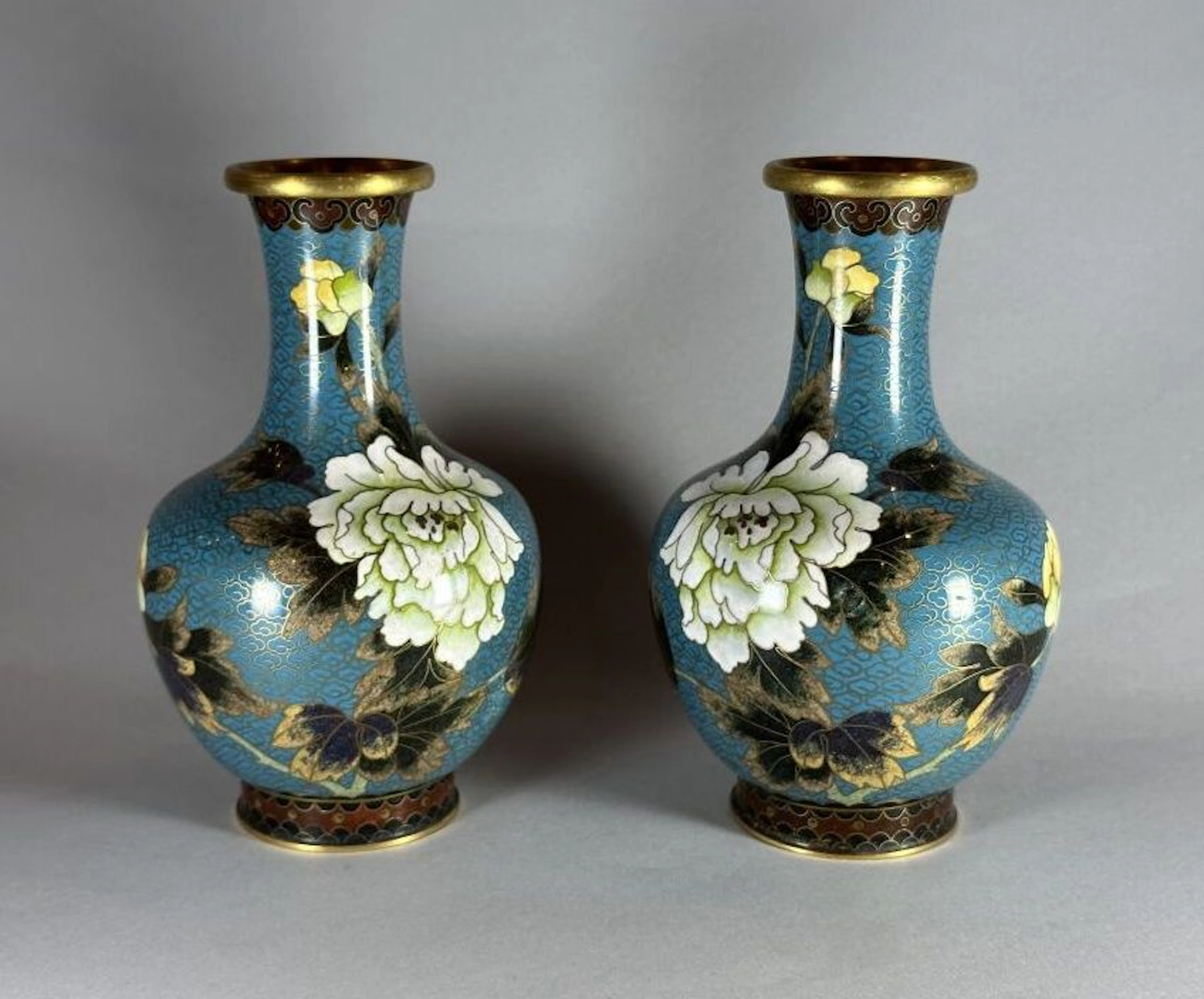 Probably JAPAN, 20th century. Pair of cloisonné enamel vases with