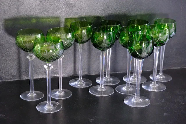 CRISTAL NANCY, France. Set of 8 two-tone cut crystal glasses; the