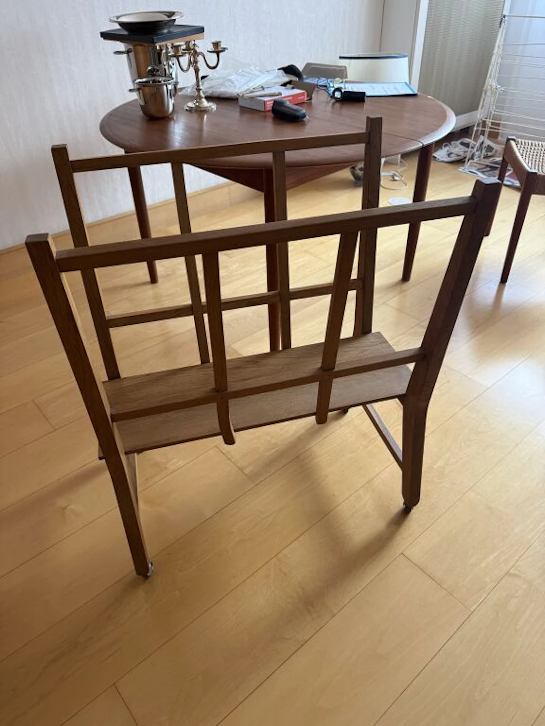 Natural oak print rack on casters. 82 x 65.5 x 84 cm. (Minor restoration)