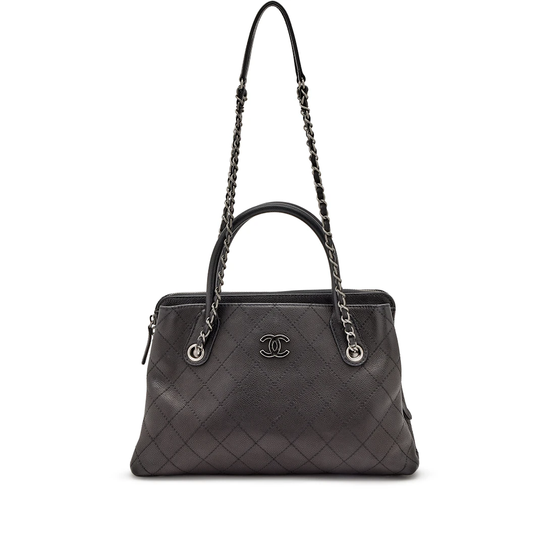 Black Quilted Urban Shopping Tote Silver Hardware, 2017