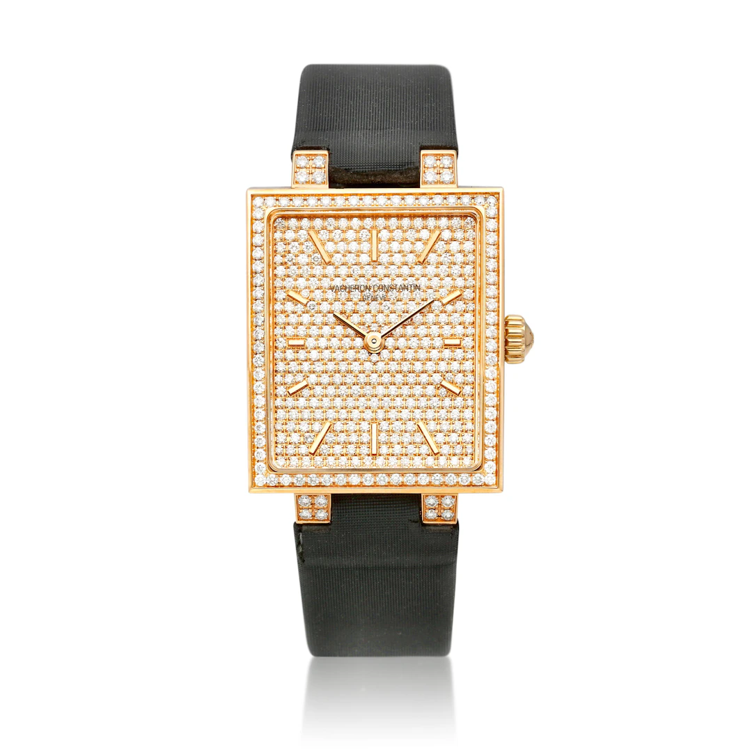 Vacheron Constantin (Reference 25592/000R-9763). A 38.3mm rose gold