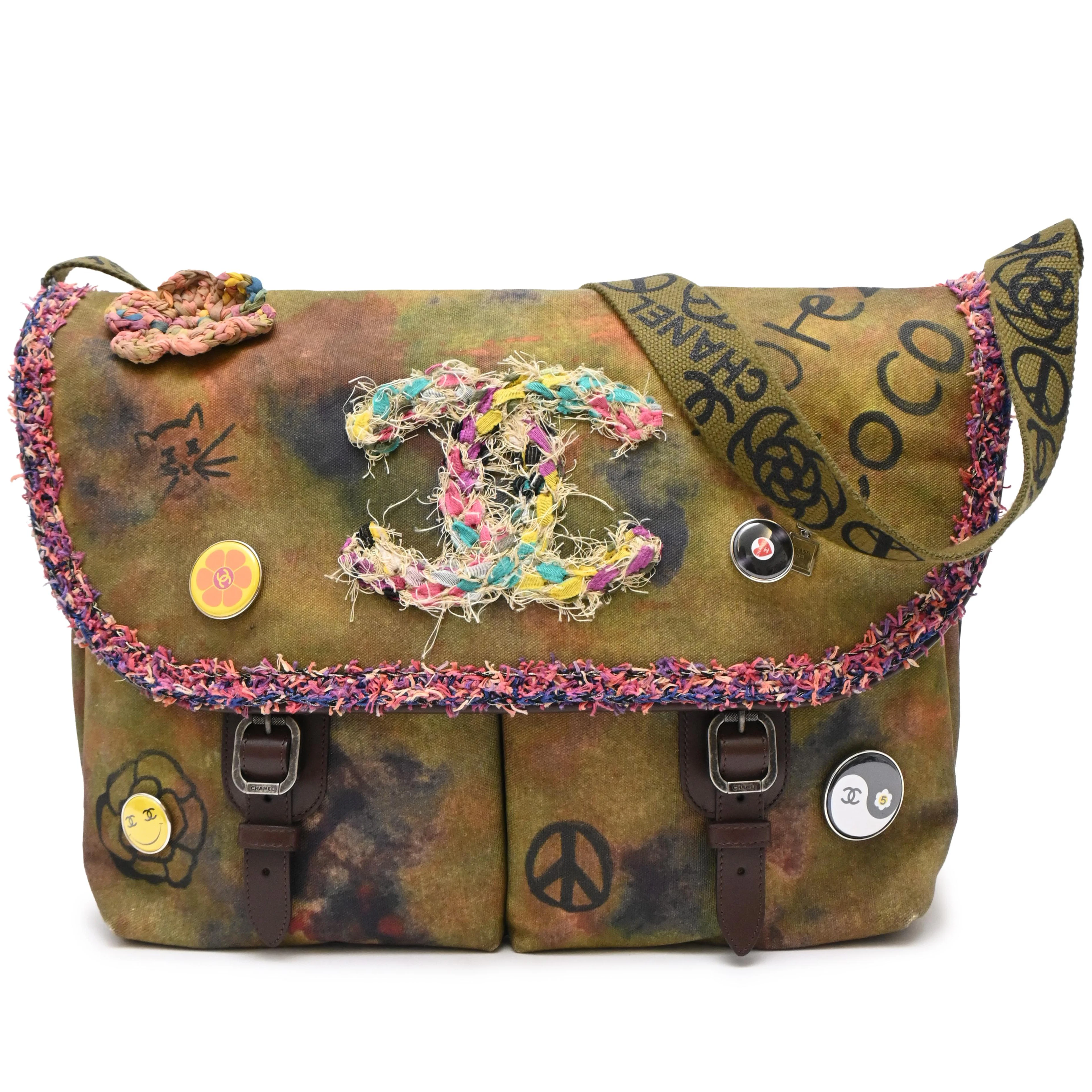 Multicolor Graffiti Tweed and Khaki Toile On The Pavement Large Messenger