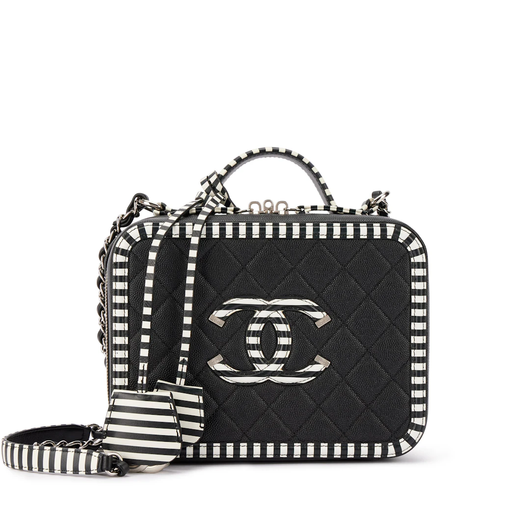 Black and White Quilted Caviar CC Filigree Vanity Case Silver Hardware, 2018-19