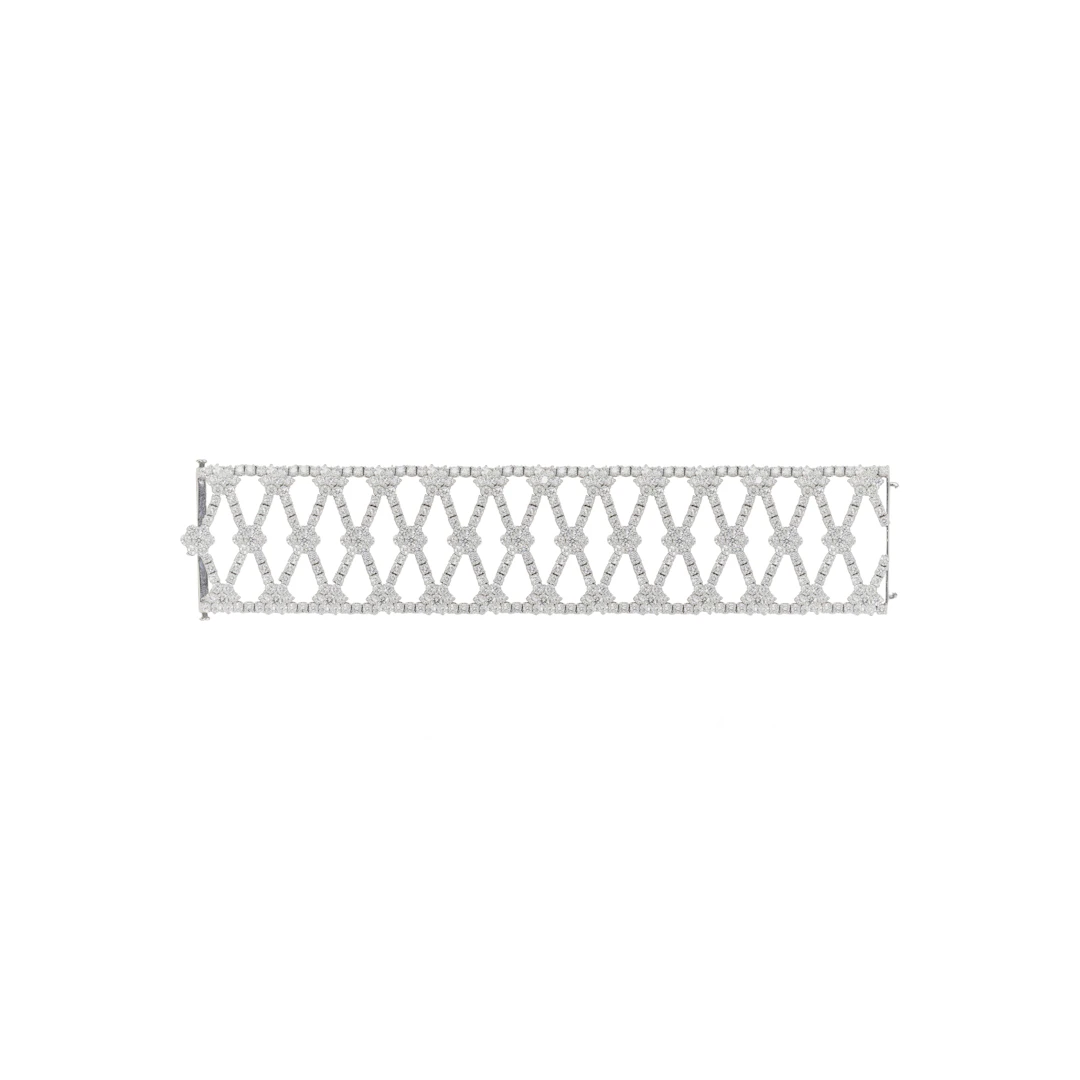 White Gold and 30.30ctw Round Brilliant Cut Diamond Bracelet