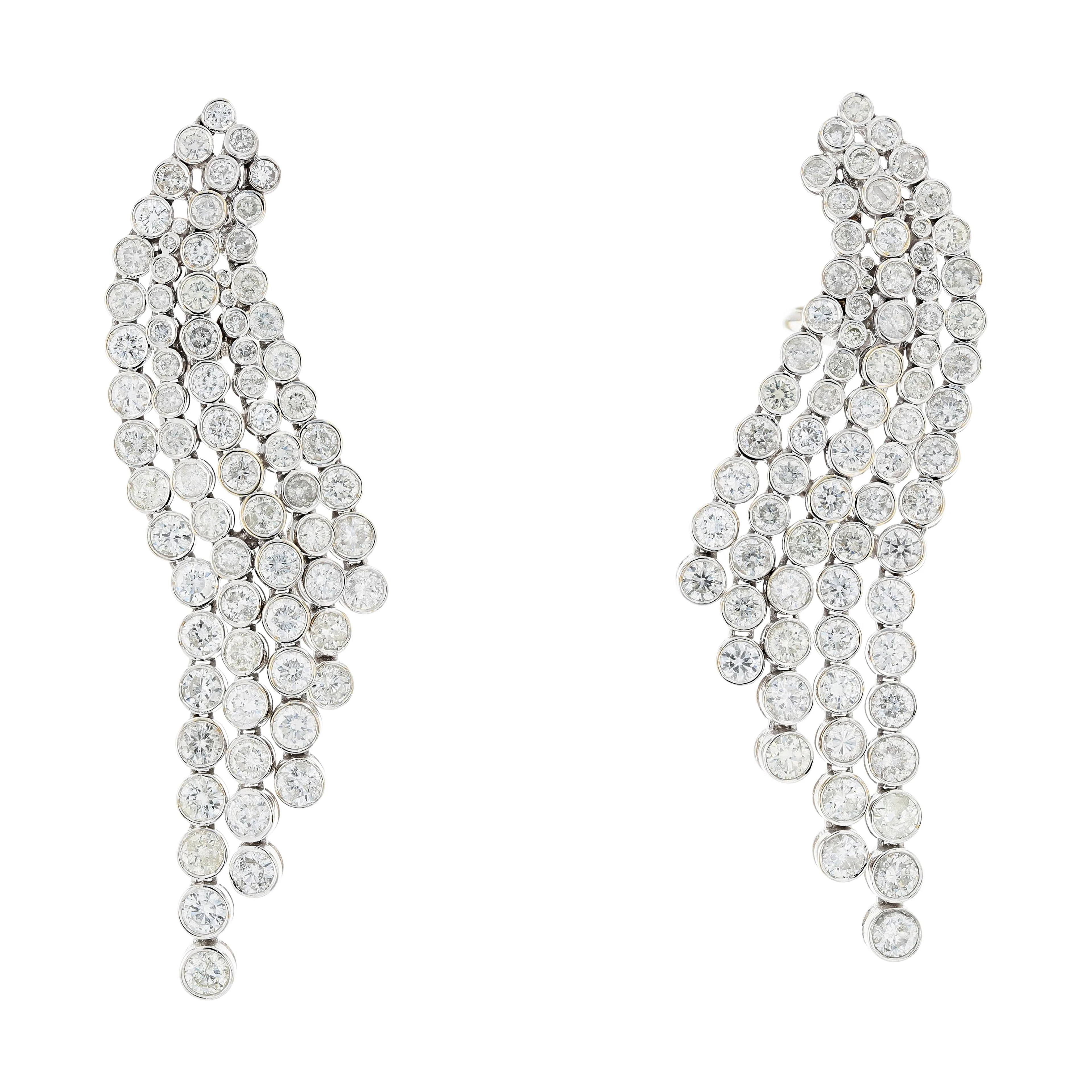 Paire de pendants d'oreille diamants | Pair of diamond pendant earrings
