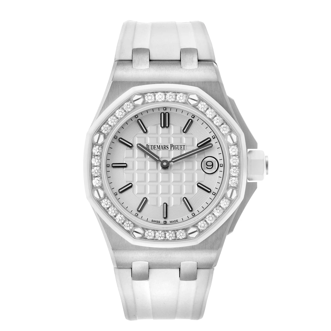 Royal Oak Offshore (Reference 67540SK). A 37mm stainless steel diamond-set
