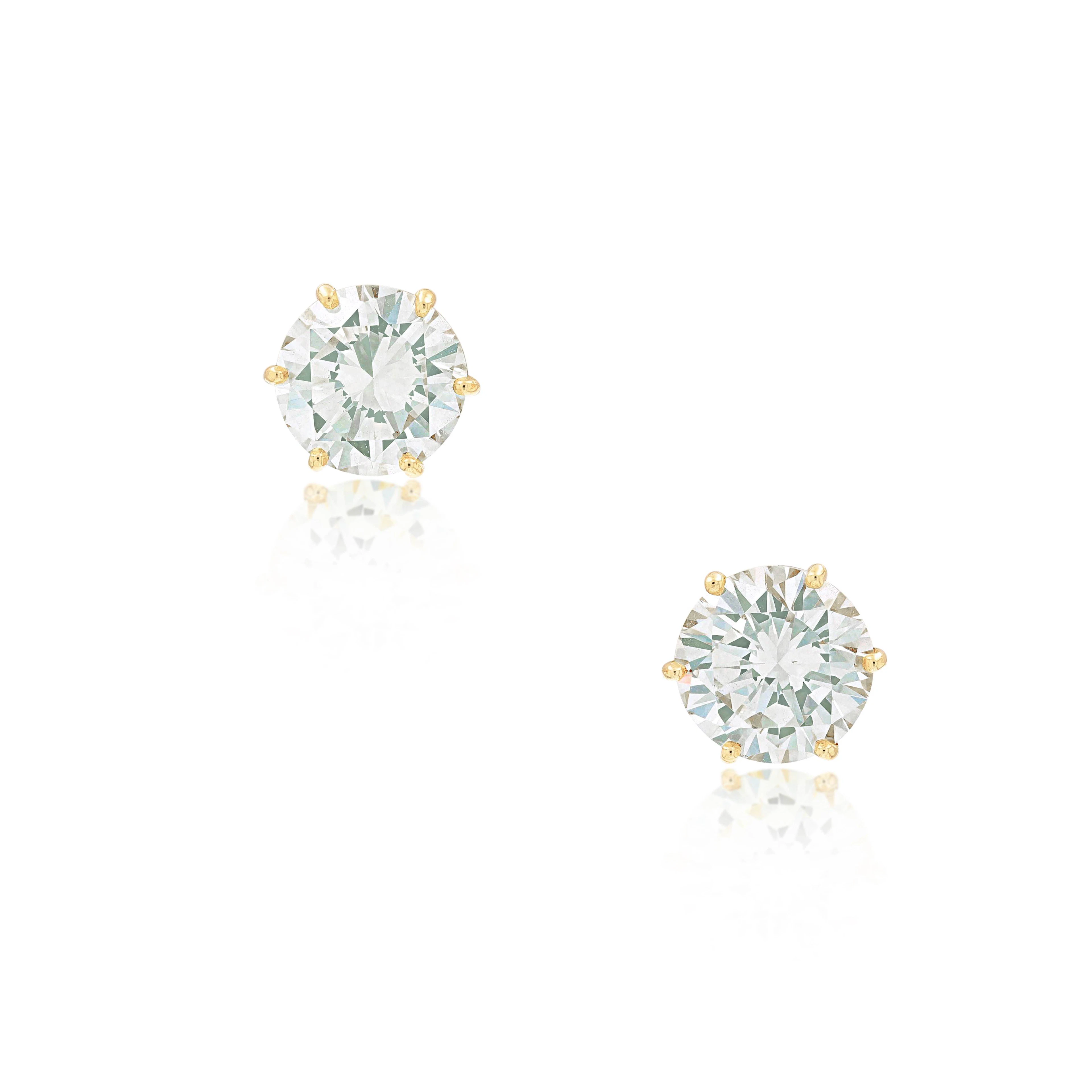 Paire de boucles d'oreilles diamants | Pair of diamond studs