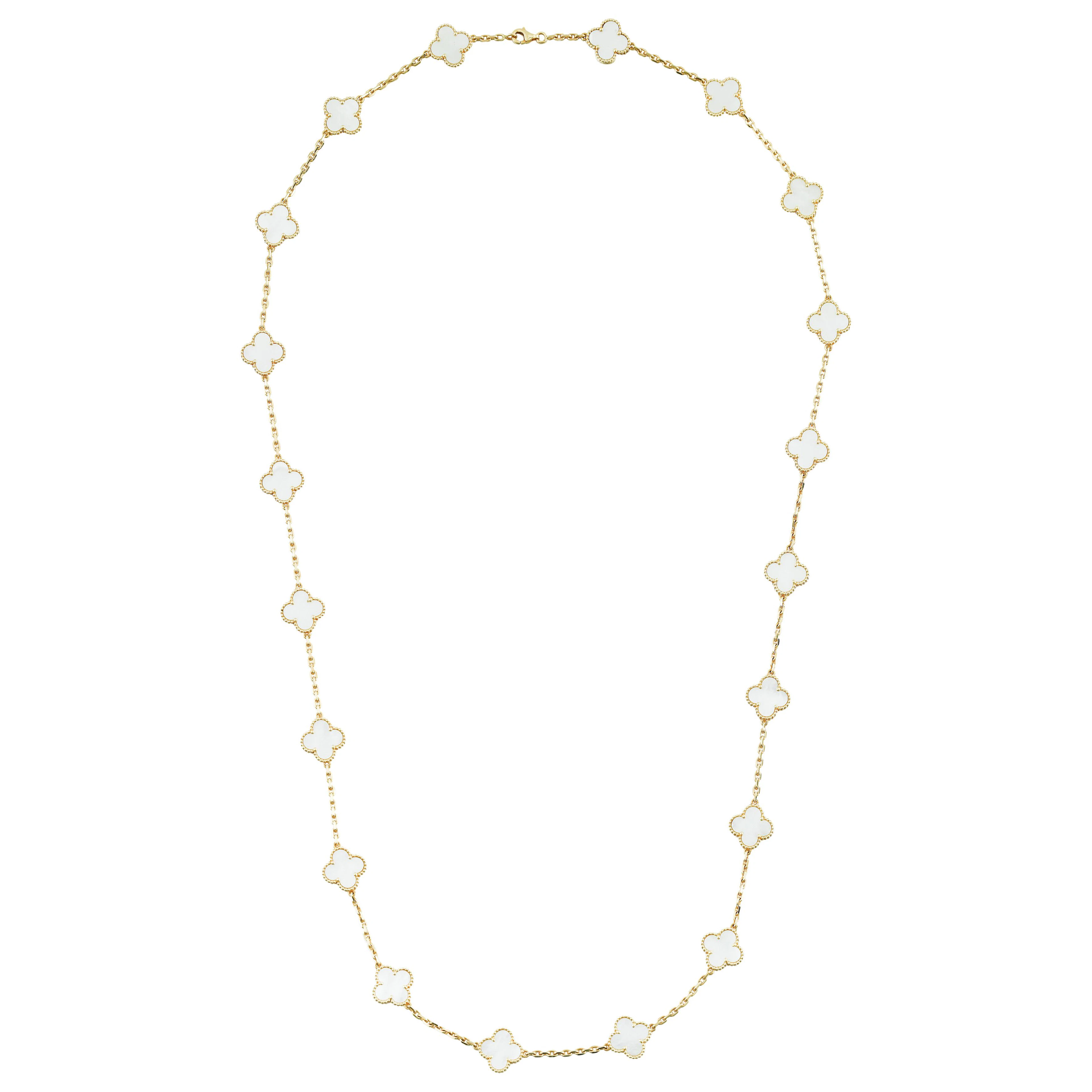 Sautoir nacre et or, "Alhambra" | Gold and mother-of-pearl necklace, 'Alhambra'