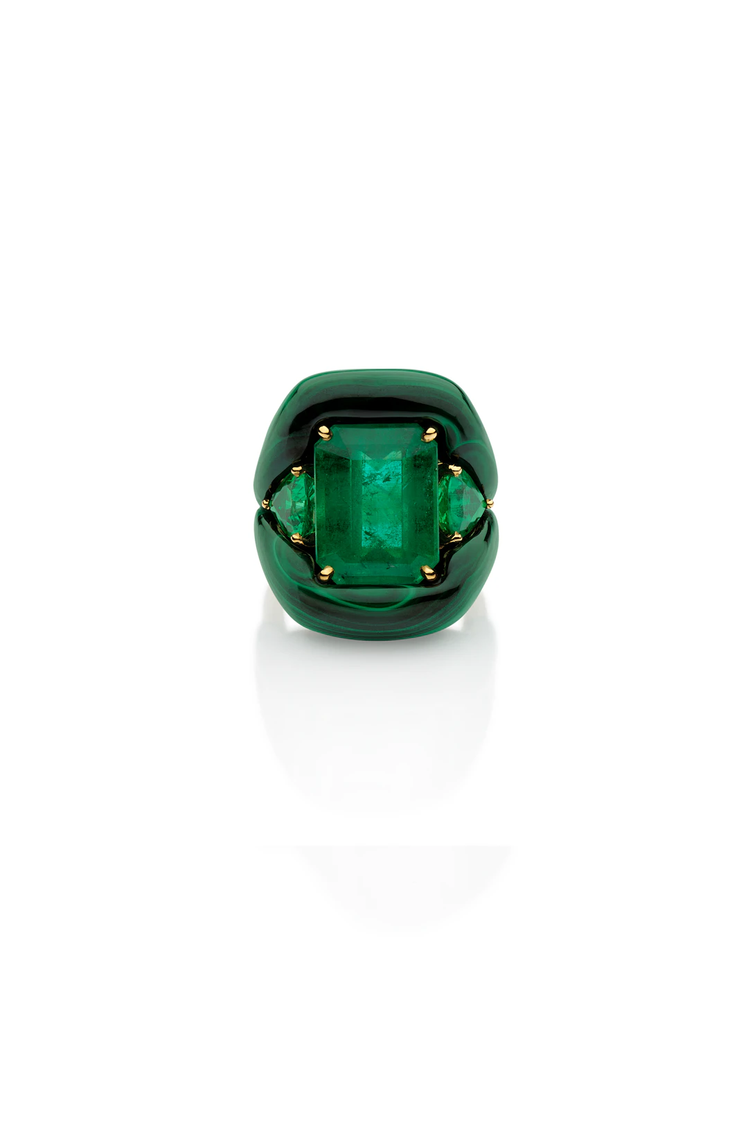 Exclusive | High Surround Emerald Ring