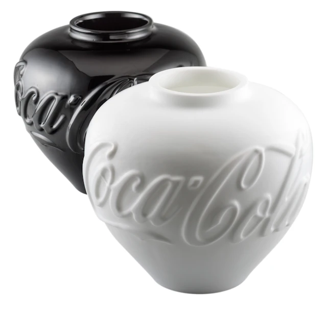 Vases in Black and White