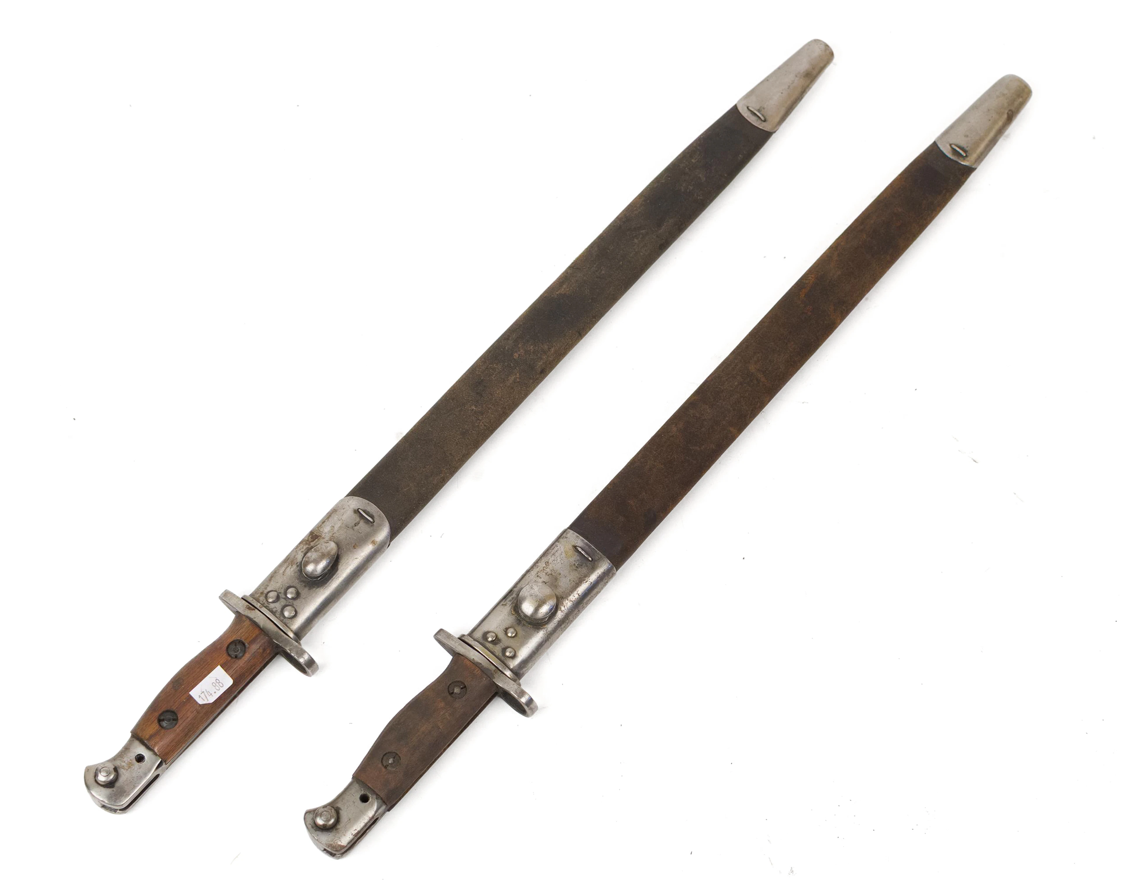 TWO BRITISH PATTERN 1907 BAYONETS WITH SCABBARDS.