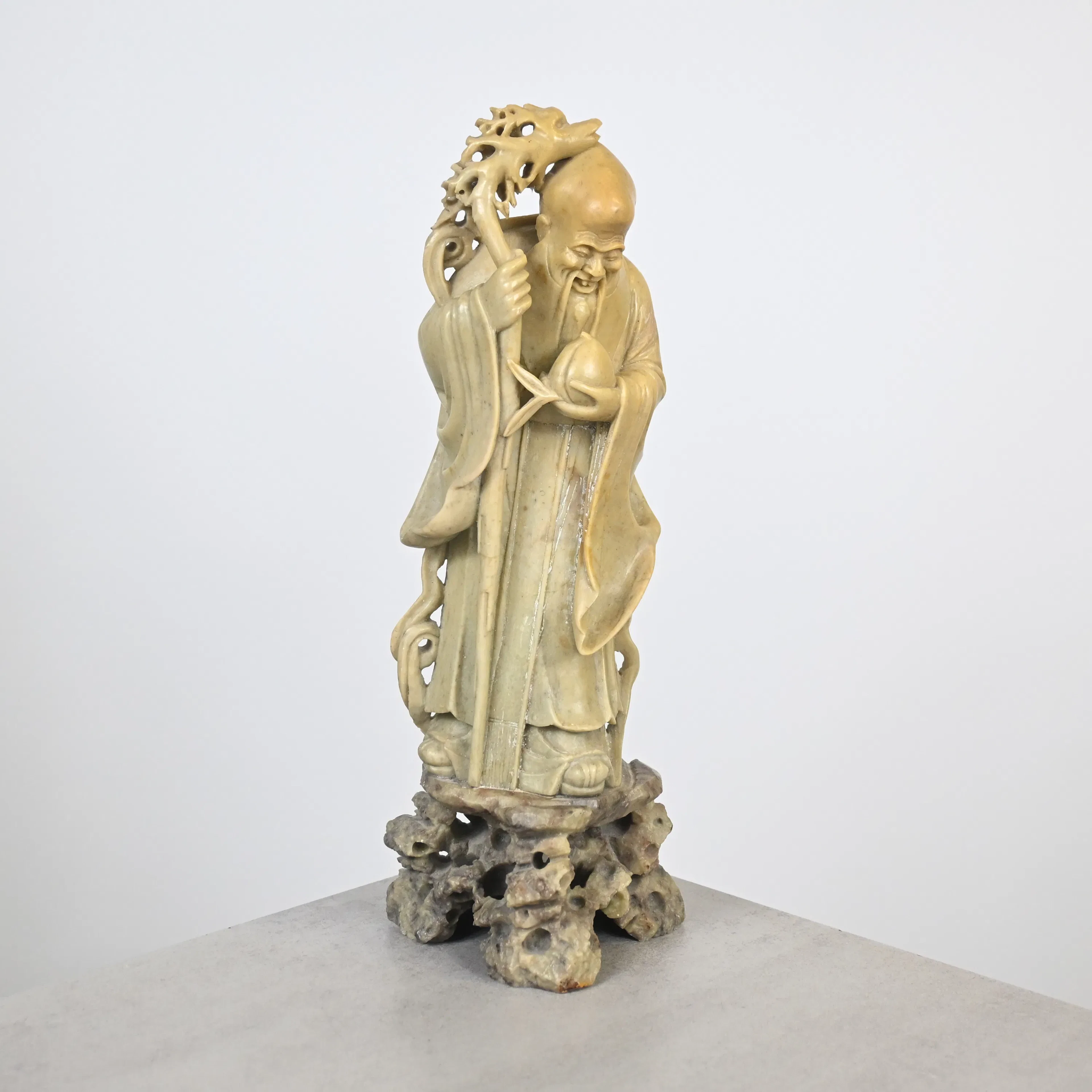 Skulpur föreställande Shoulao, soapstone, Kina, omkring år 1900.