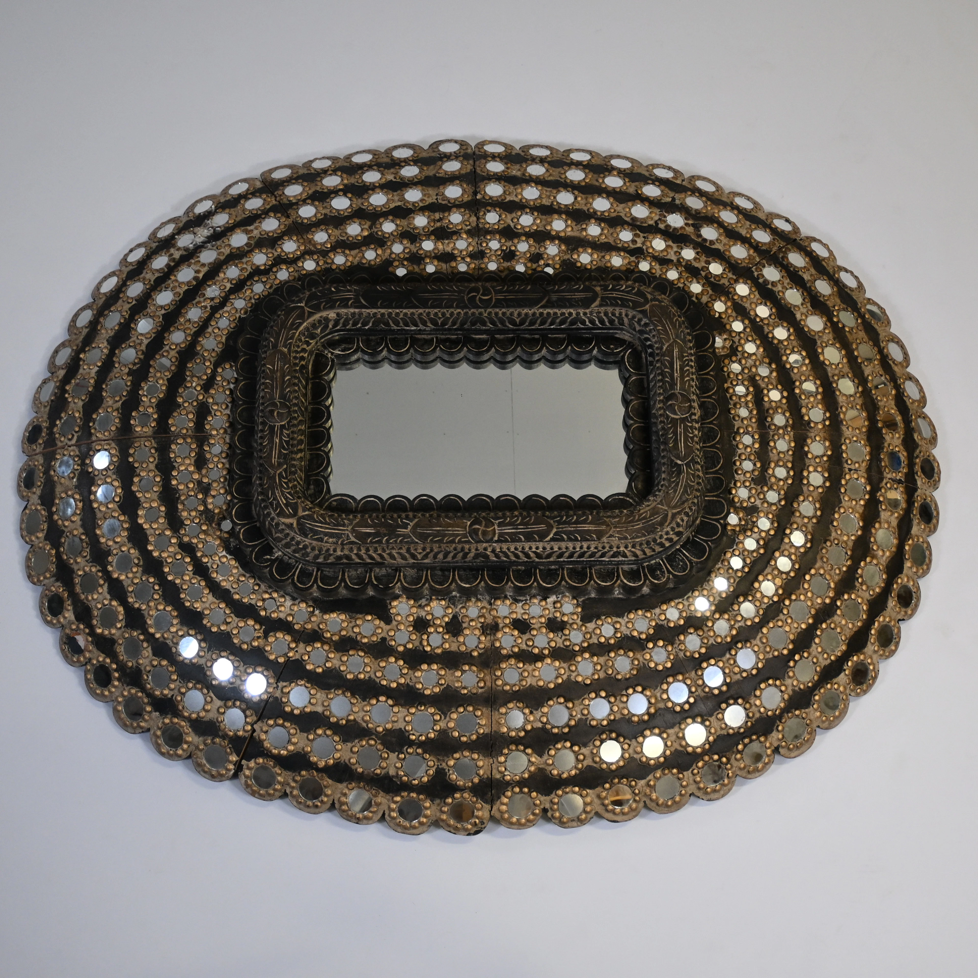 Spegel, orientalisk, 2000-tal.
