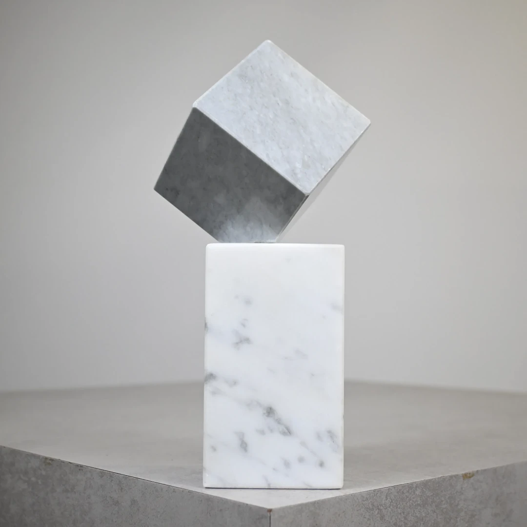 Elisabeth Ekstrand (f. 1941) skulptur, marmor, signerad.