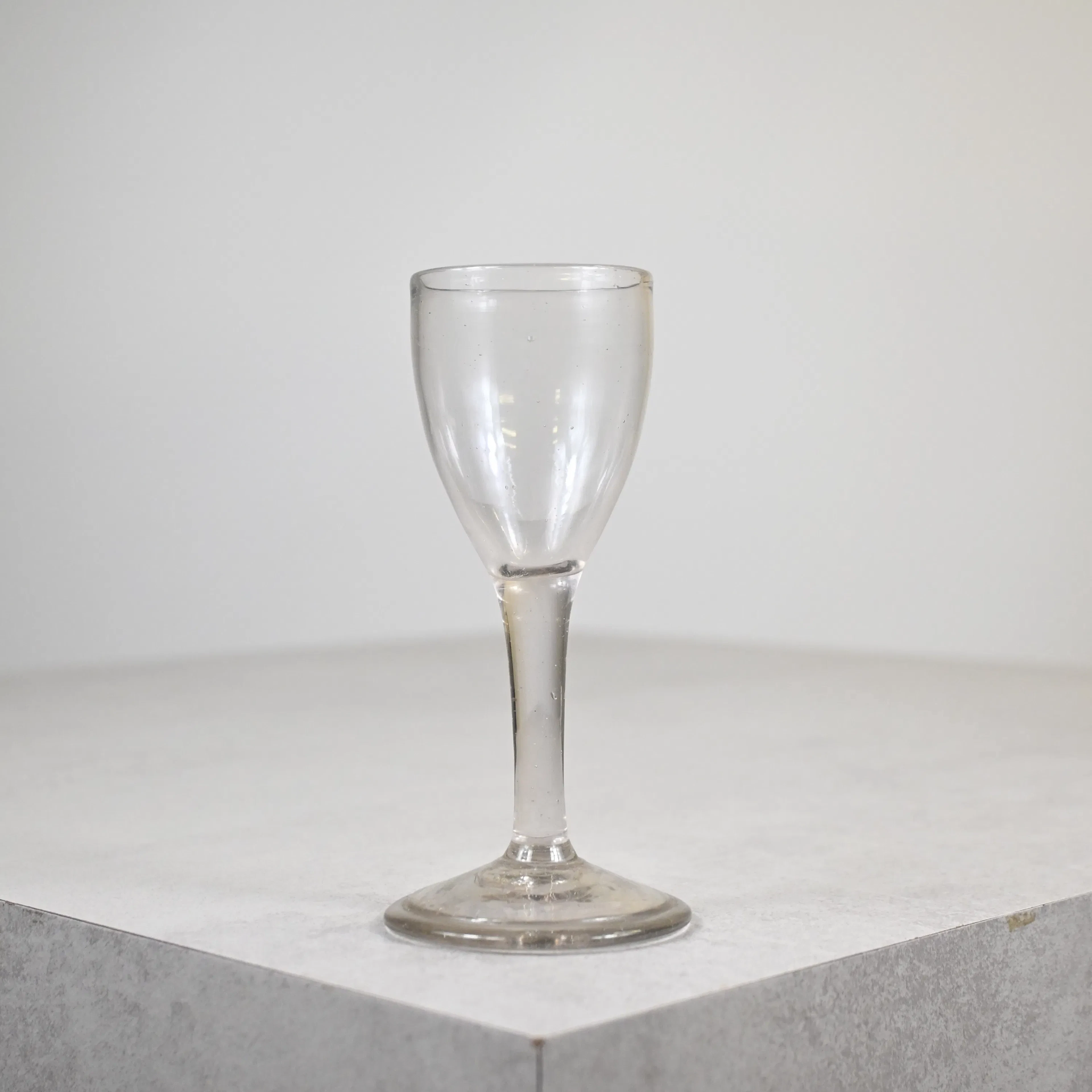 Spetsglas, omvikt kant, 17/1800-tal.