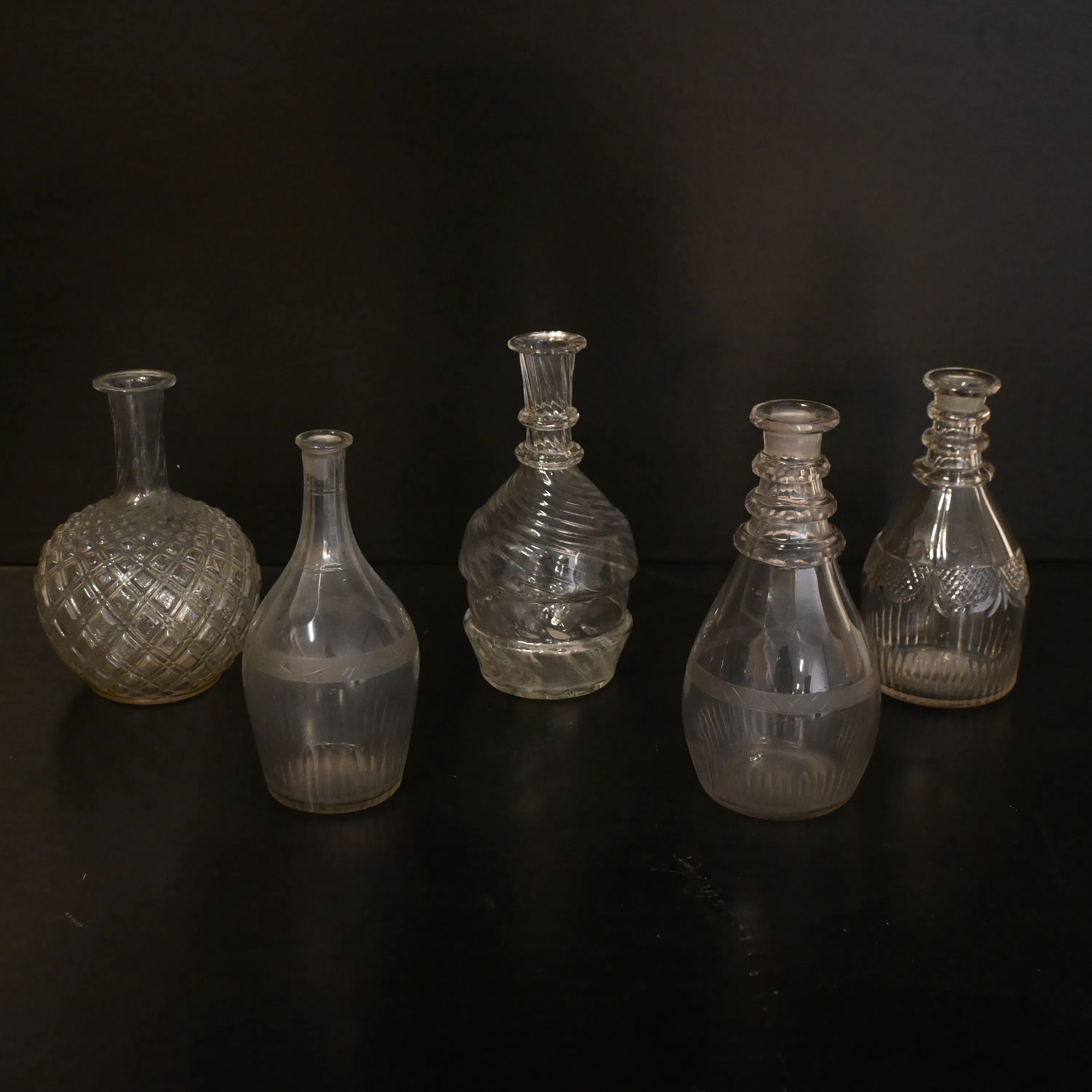 Karaffer, 5st, glas, 1800-tal.